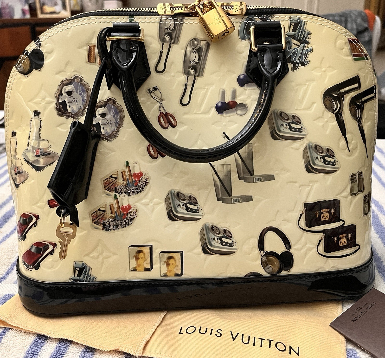 Louis Vuitton Alma Patent Graphic Ivory/Black Top Limited edition Handle Zip Bag