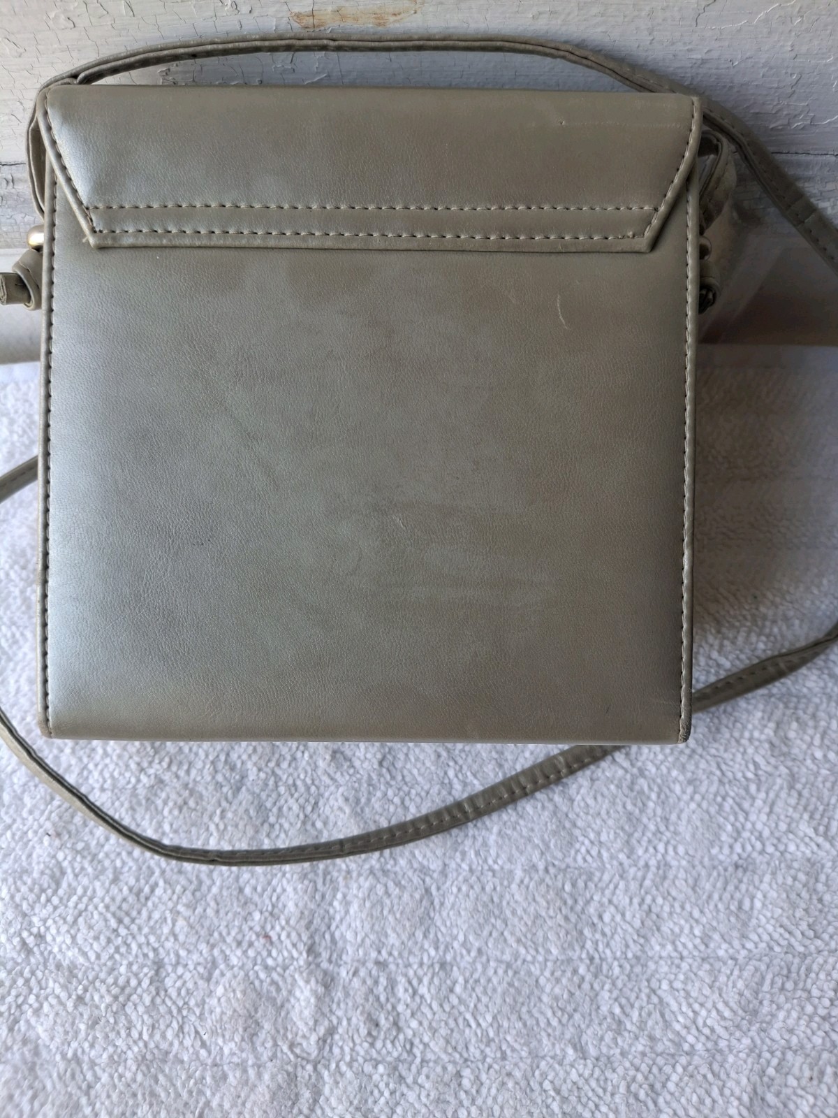 Jennifer Moore Cross Body Silver Vintage Bag Snap Closure 6 ×7 ins Lining Stain