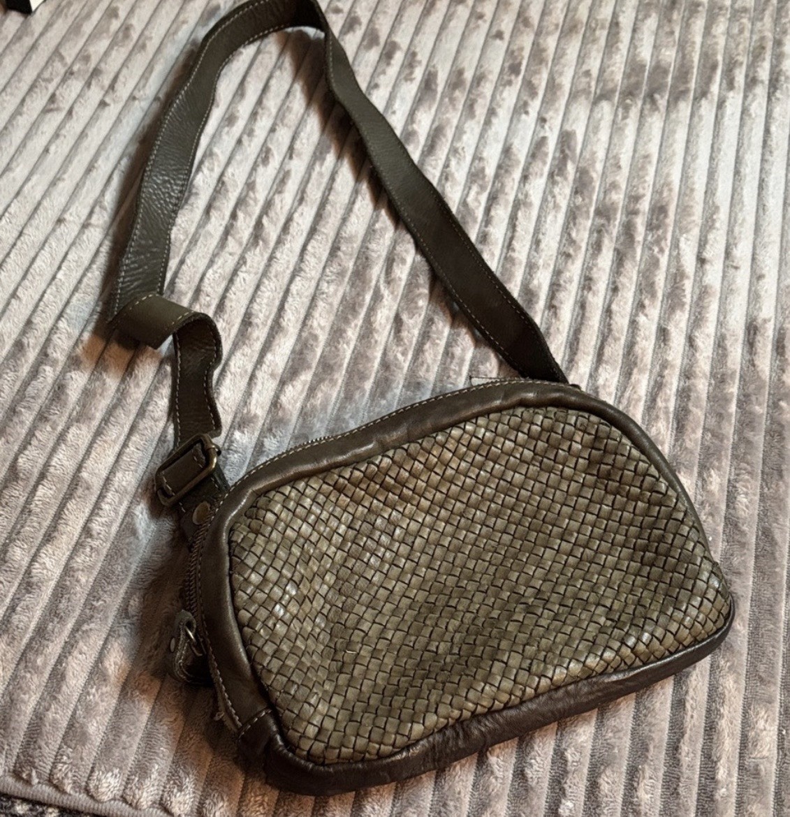 Italian leather, olive Woven Crossbody Bag Zip Closure Blue Lined Inner Pockets