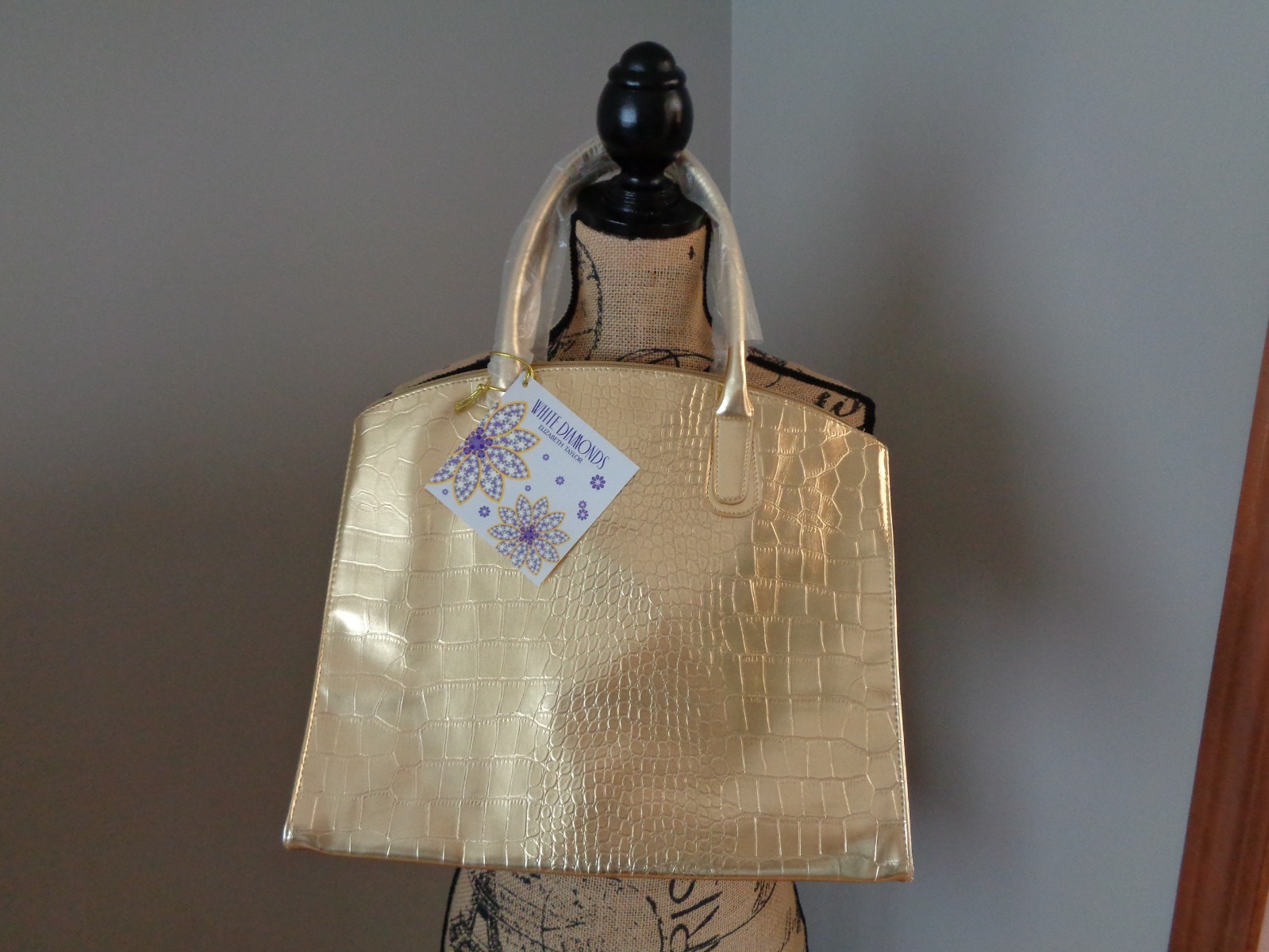 Elizabeth Taylor WHITE DIAMONDS Tote GOLD Zippered Bag NWT
