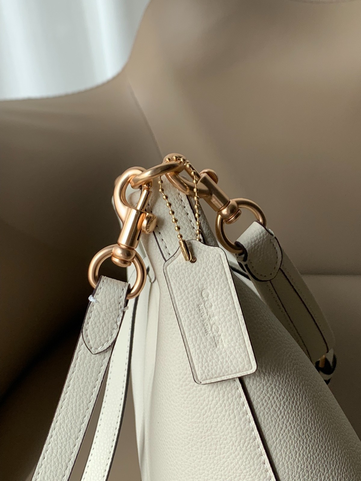 COACH CR148 Laurel Shoulder Bag Soft Pebble Leather Chalk Outlet New
