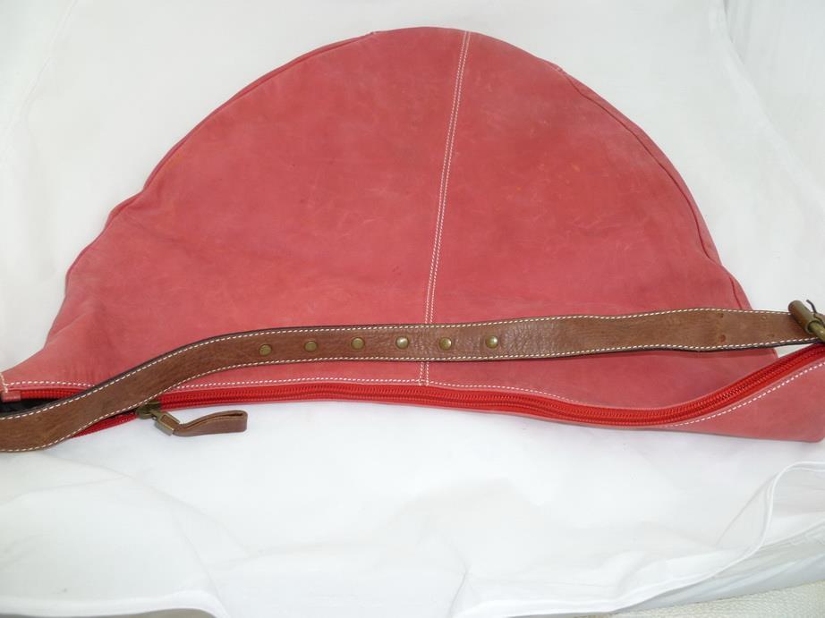 PUNTOTRES USED PINK DULL FINISH LEATHER XLARGE SHOULDER BAG/HOBO BARCELONA SPAIN