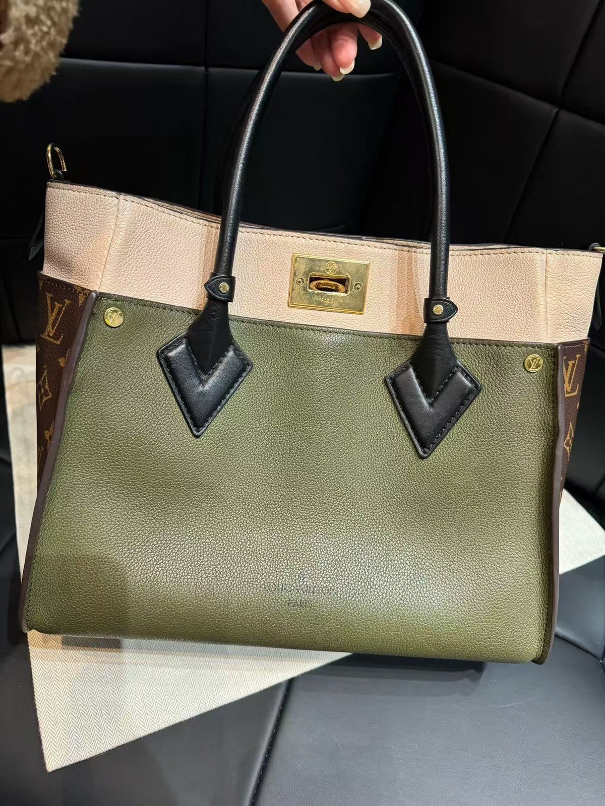 Louis Vuitton On My Side MM Monogram Canvas & Calfskin Tote Bag Auth