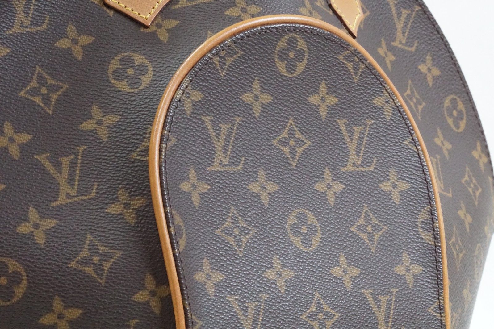 [Rank AB] Louis Vuitton Monogram Ellipse MM Handbag M51126 Brown Canvas w/ Box