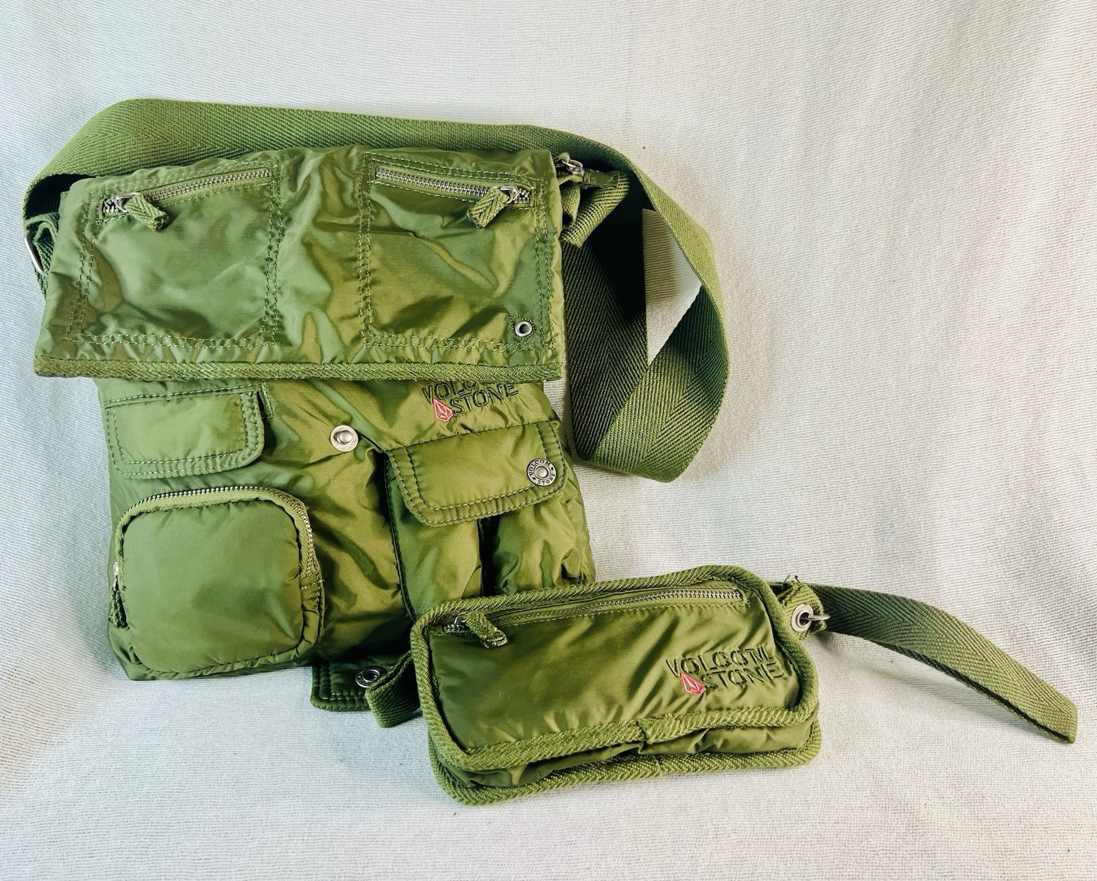 Volcom Stone Purse And Matching Wallet in Military Green. Vintage Early 2000’s