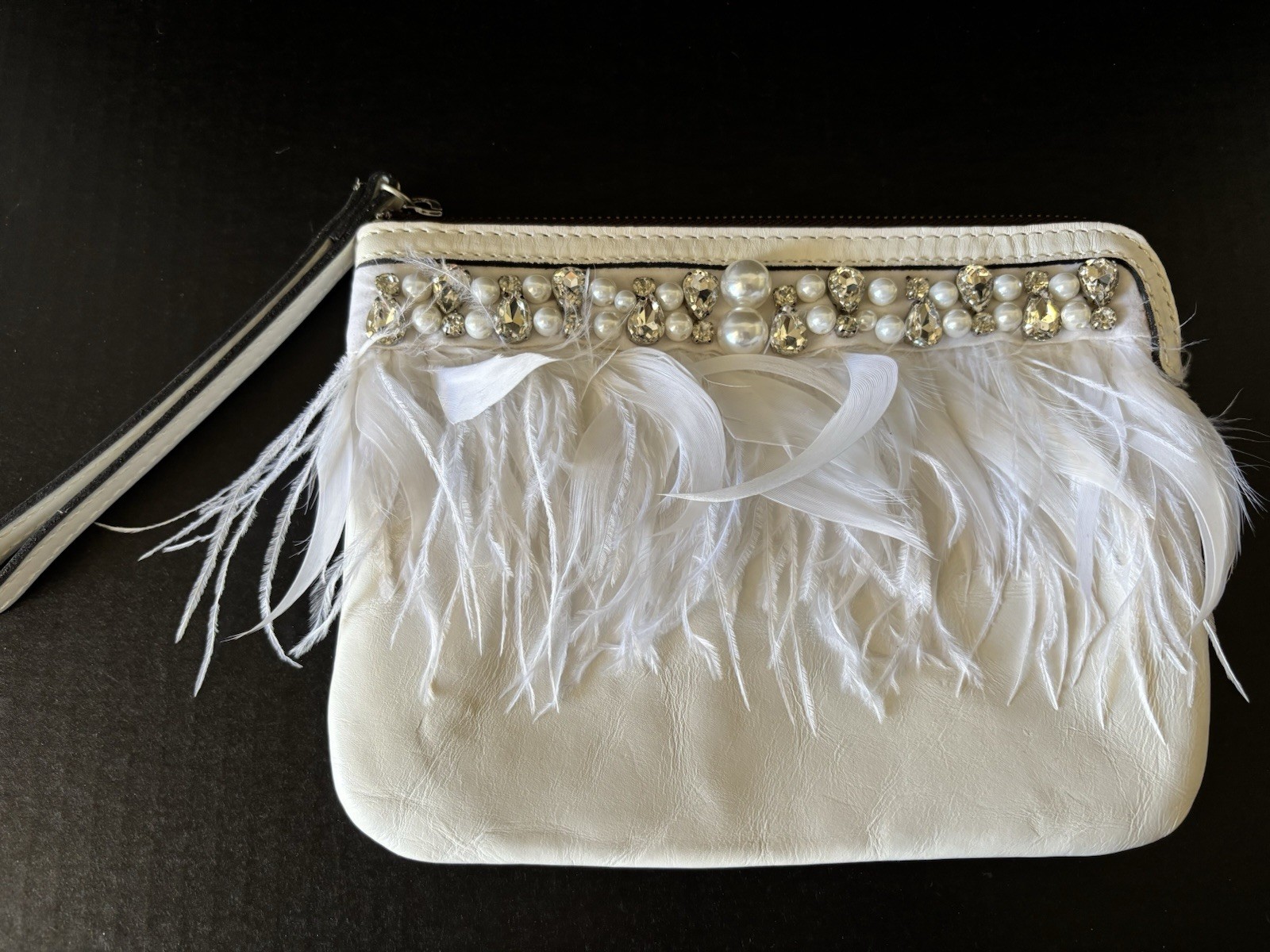 Patricia Nash New White Diamonds Feathers Pearls Cassini Wristlet Clutch