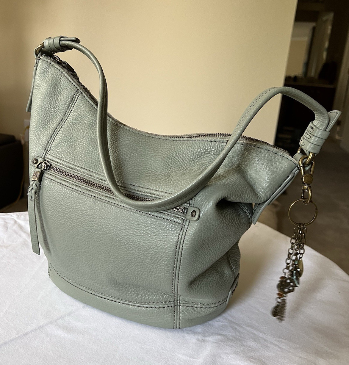 The Sak Sequoia Green Pebbled Hobo Shoulder L. Lined Zip w/ Bag Charm Pockets