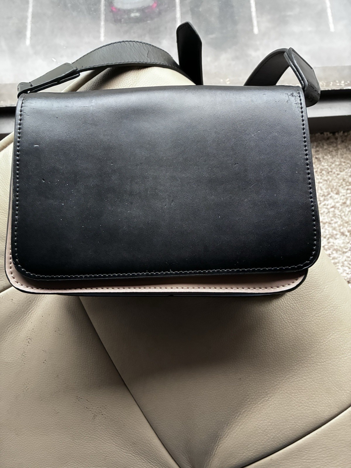 K.C. Jagger Handbag, Leather in black, blue and beige, medium size.