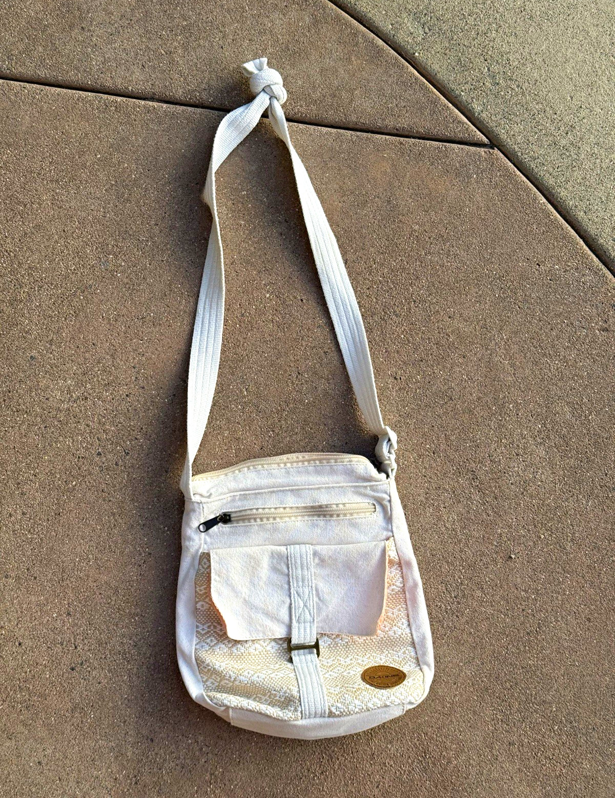 Dakine Ivory/Beige Crossbody Bag Pink Lining