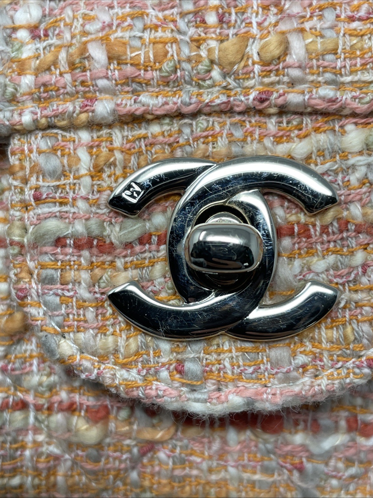 Authentic Chanel 2005 10-Series Peach Tweed Medium Classic Double Flap Bag (197)