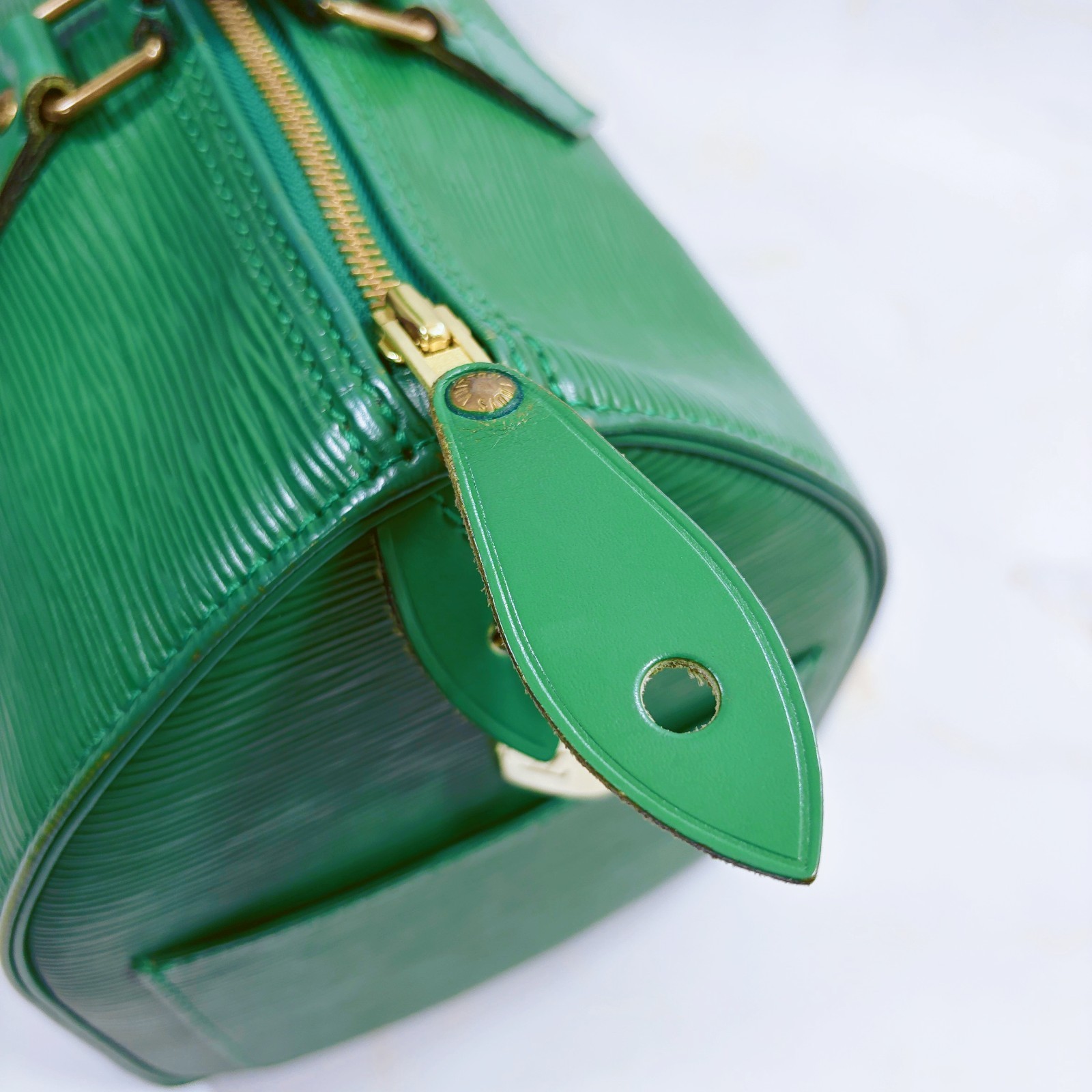LOUIS VUITTON Epi Speedy 30 Boston Bag Handbag Green Leather LV Authentic