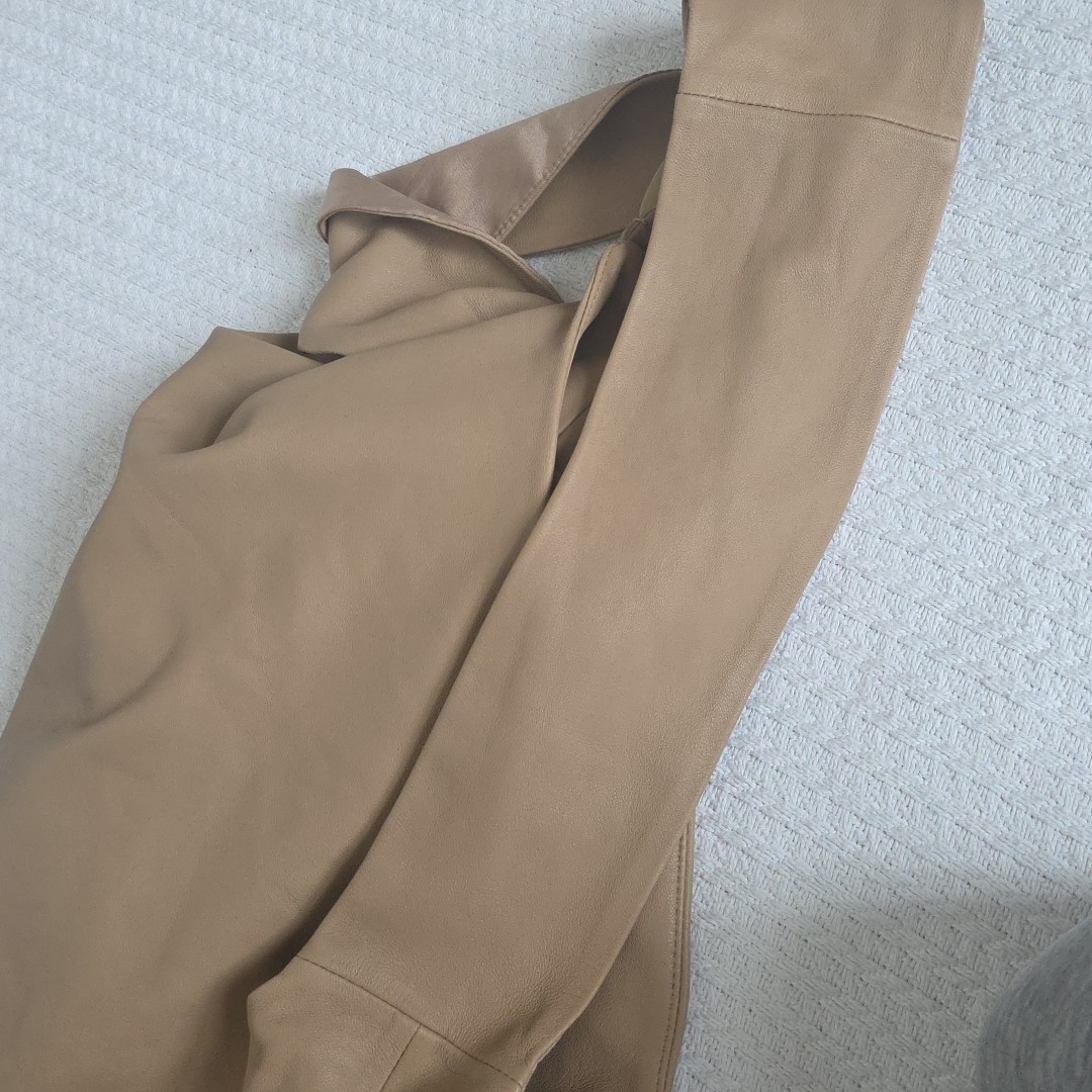Vince. Leather Tan Lambskin Oversized Open Top Hobo Bag With Horn Buckle