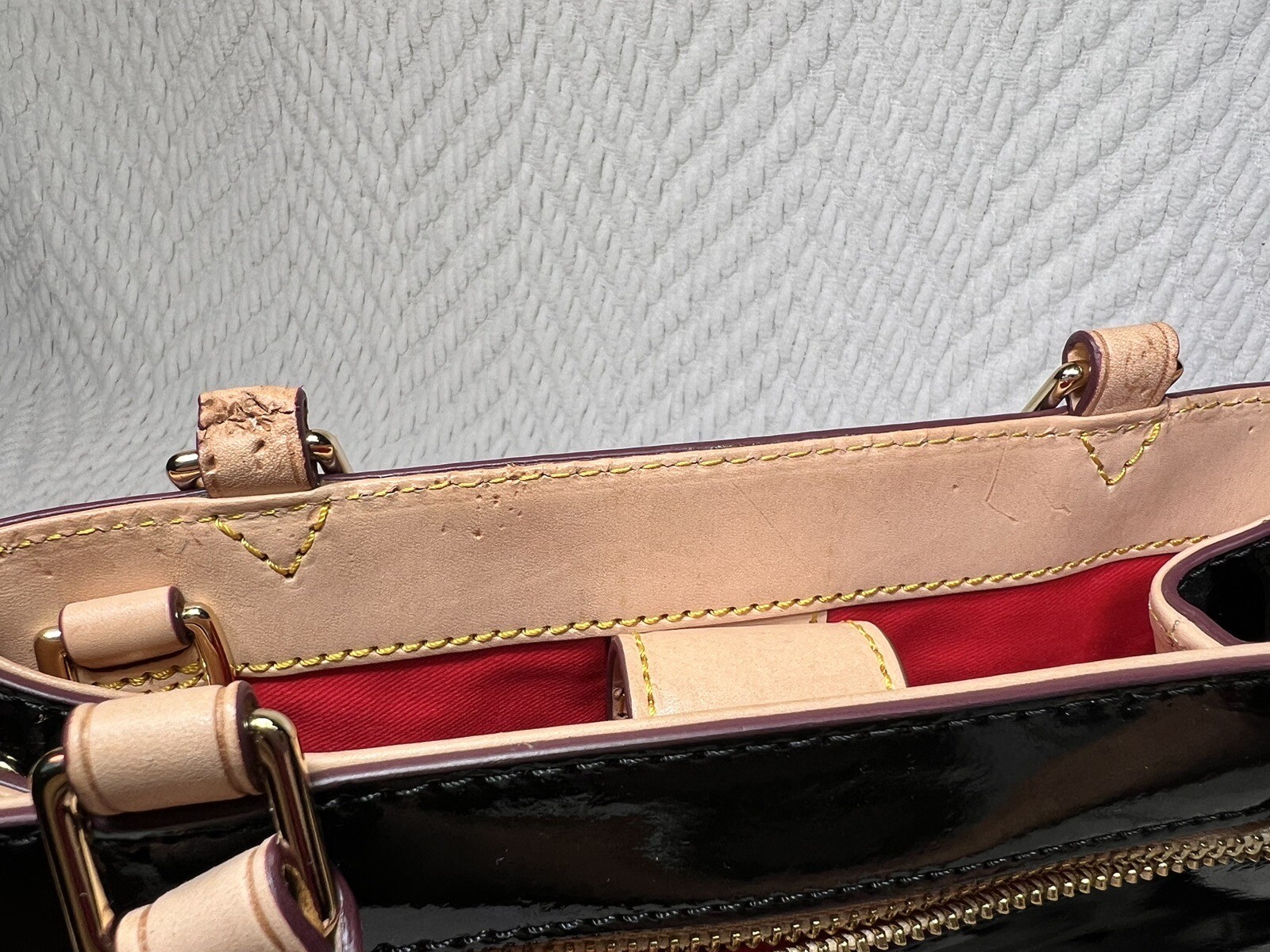 Dooney & Bourke B10208 Black / Beige Womens Patent Zip Satchel 13x6x9.5 in
