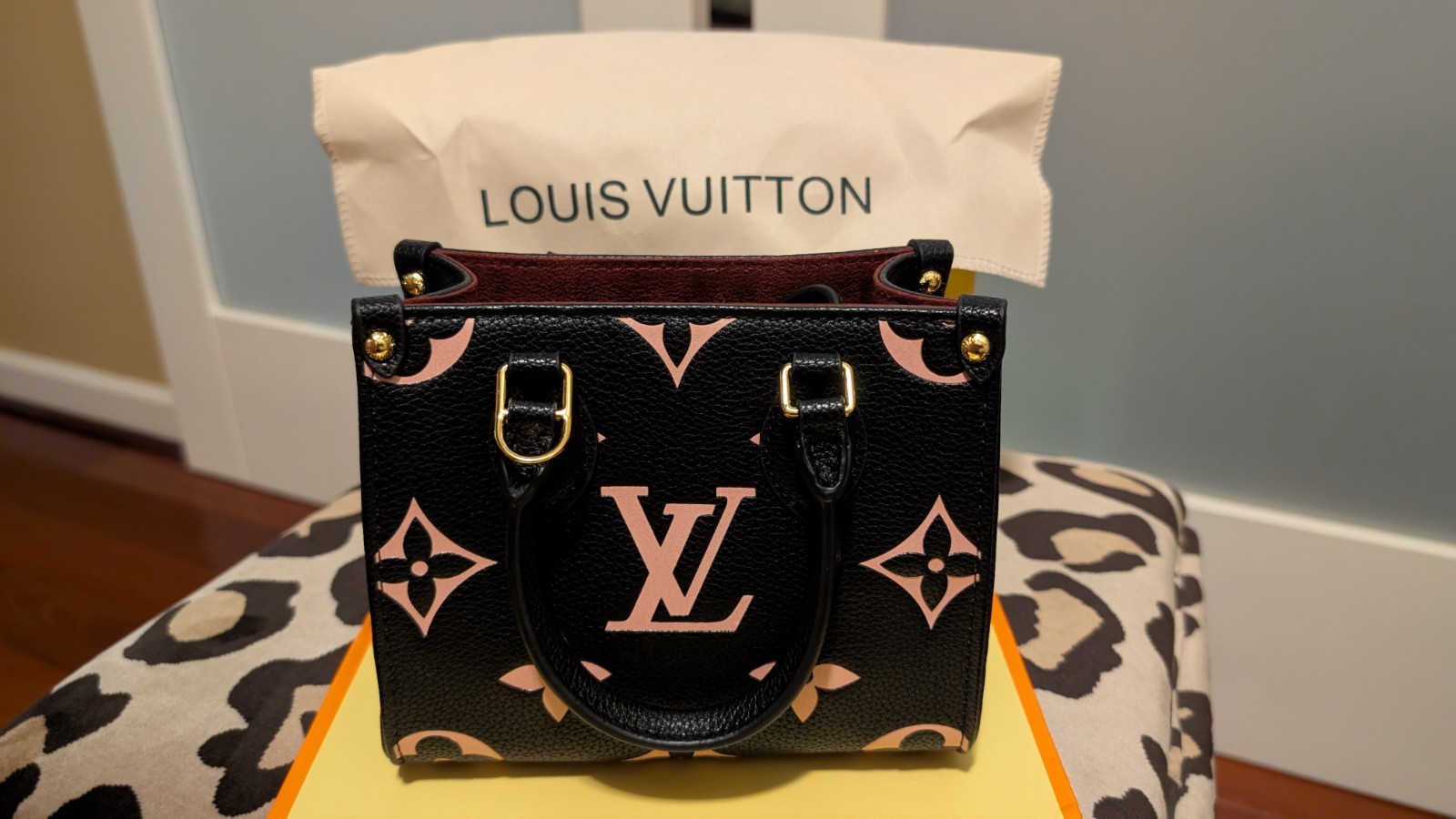 Authentic Louis Vuitton Onthego PM handbag (tote new with box) – Black and Beige
