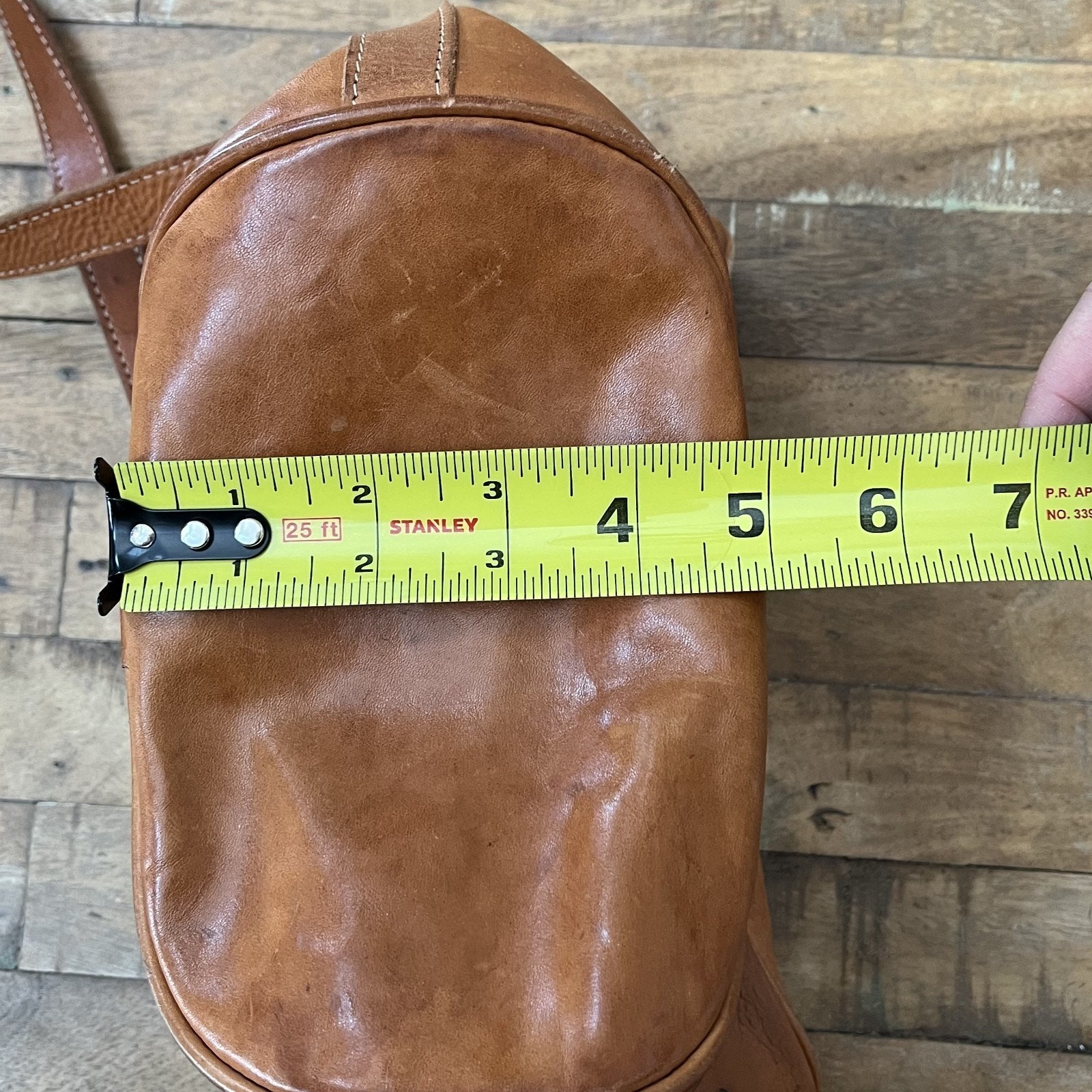 Vintage Authentique Guess Leather Crossbody Bag 5.5 in Embossed Logo