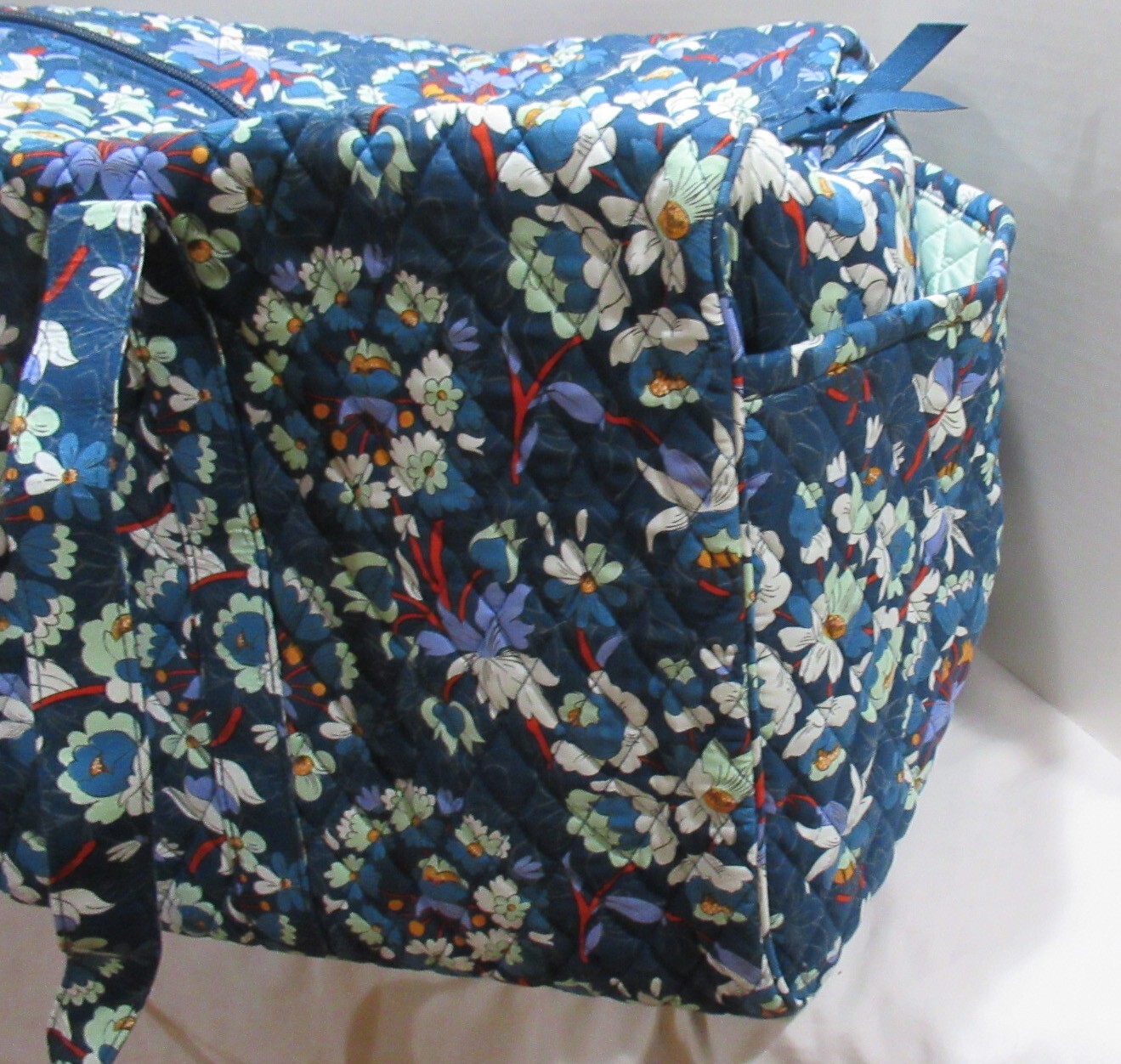 Vera Bradley Women XL TRAVELER DUFFEL BAG FLORAL BURSTS flowers on navy