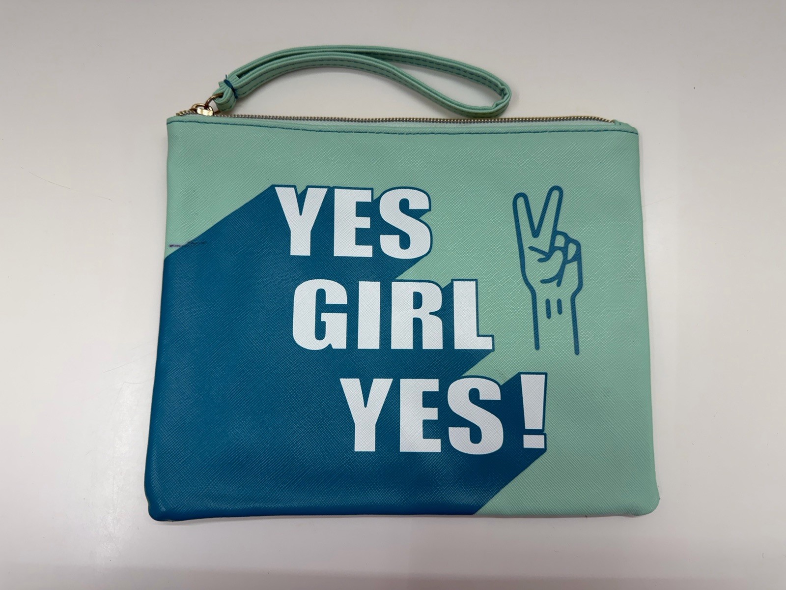 Conair Sophia Joy Cosmetic Makeup Bag Wristlet Yes Girl Yes Peace Blue Zipper