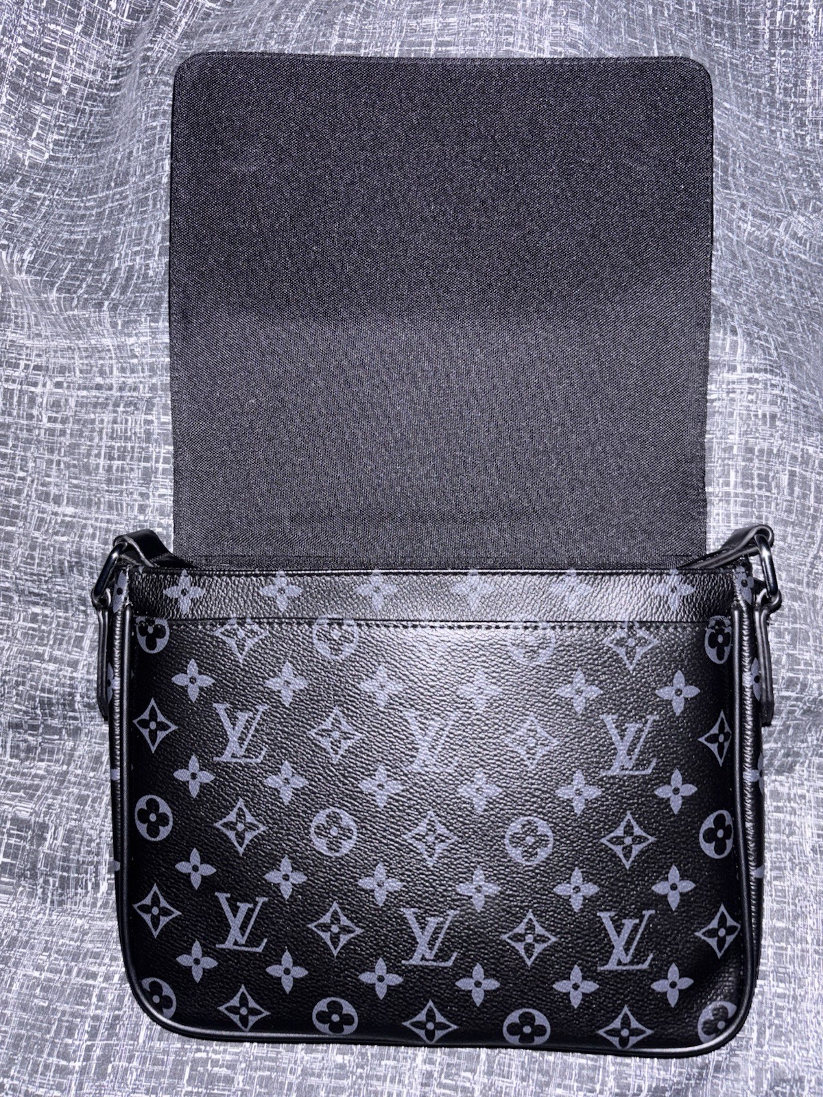 Louis Vuitton District PM Monogram Eclipse Black/Gray Messenger Bag