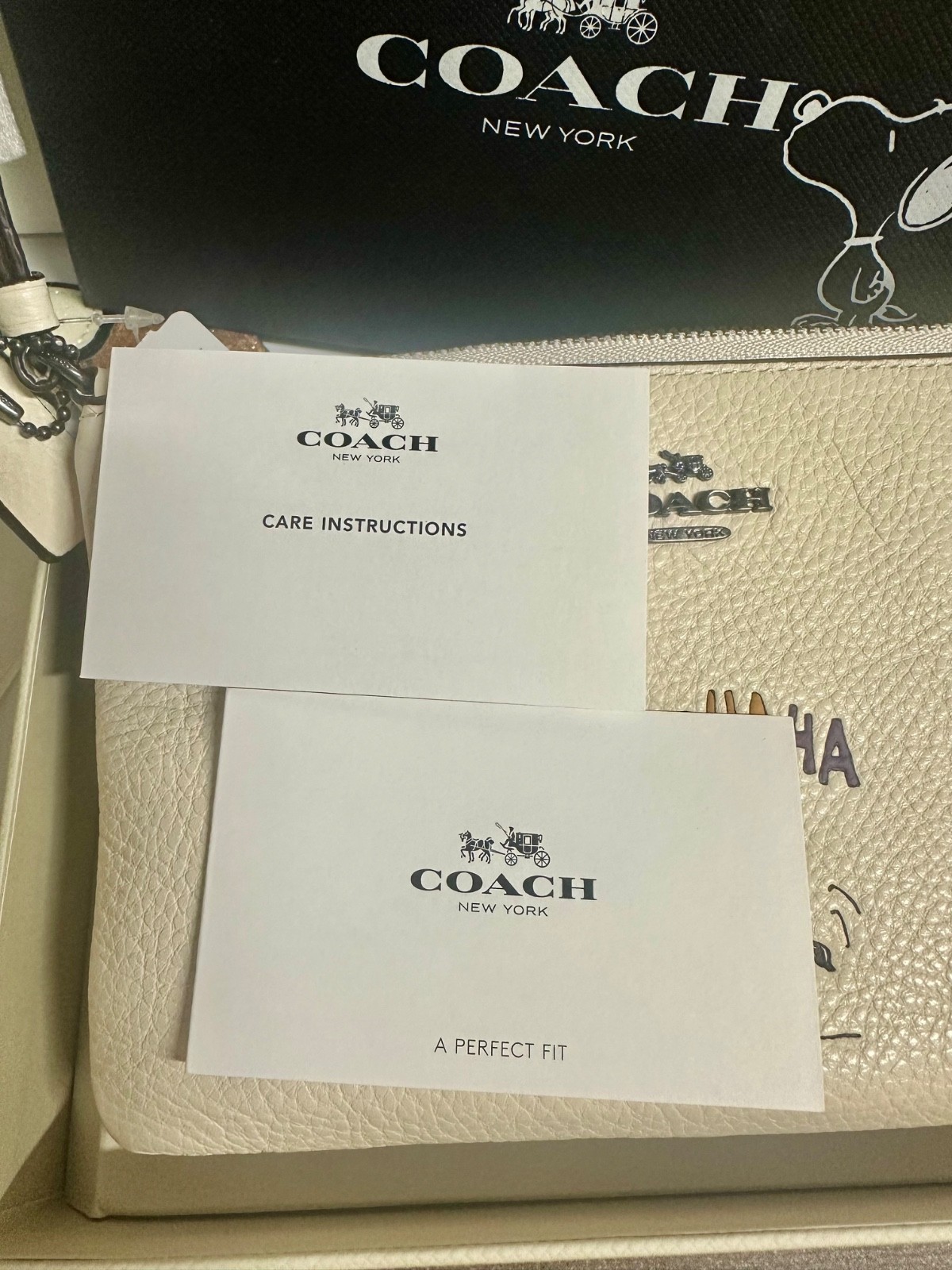 Coach x Peanuts Snoopy Wristlet Bag White – Authentic Brand NEW Woodstock