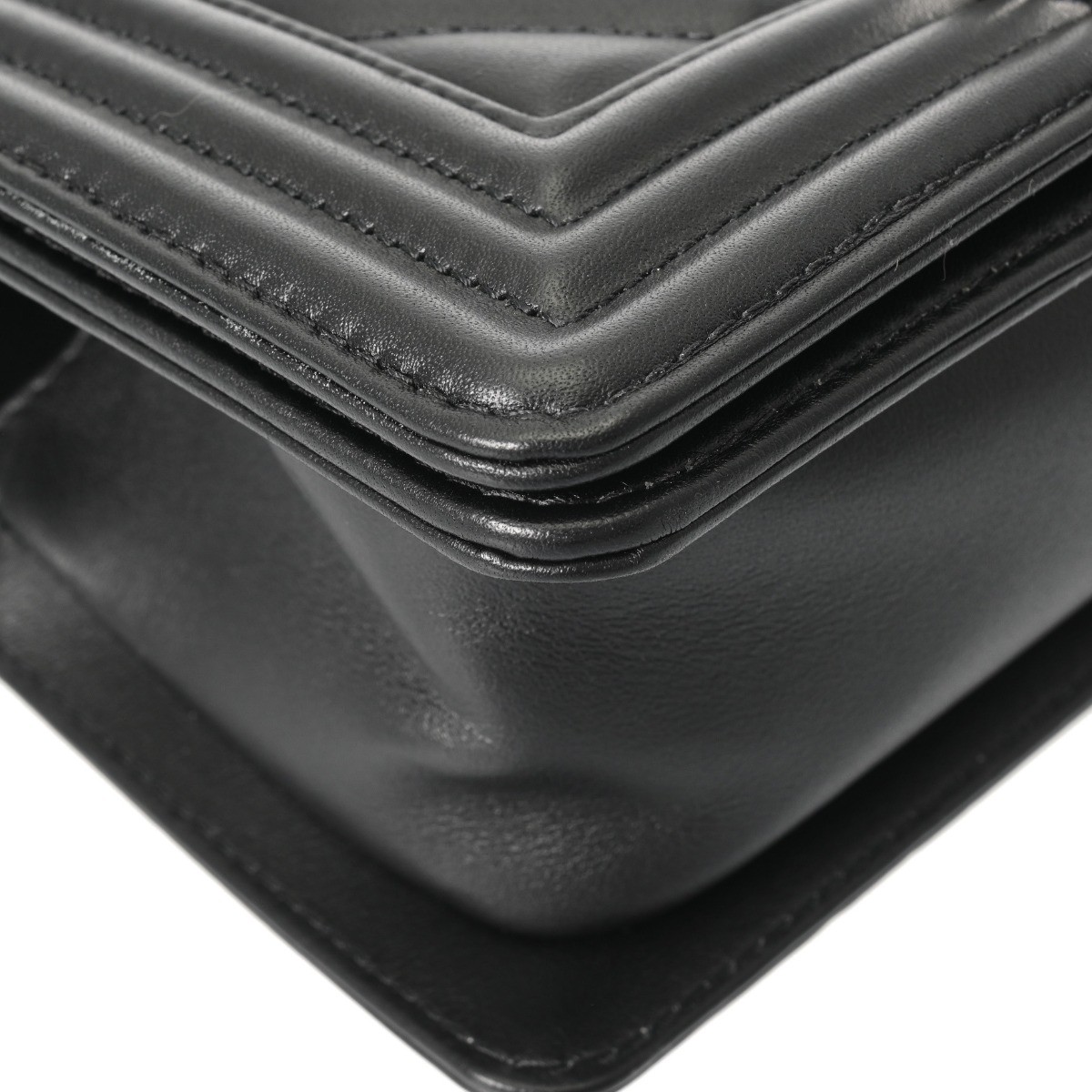 CHANEL ChainShoulder 7.9″ A67085 Boy Chanel/V Stitch lambskin black Women Sh…