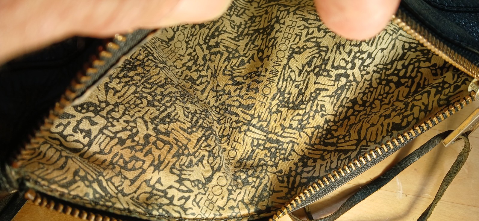 REBECCA MINKOFF MINI MAC BLACK LEATHER CROSSBODY – SHOULDER BAG GOLD CHAIN 9x6x2