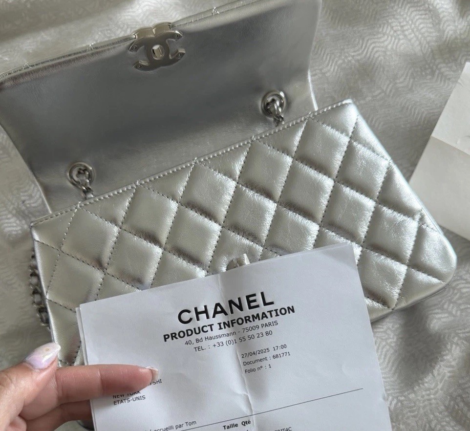 AUTHENTIC CHANEL 25p flap bag in silver
