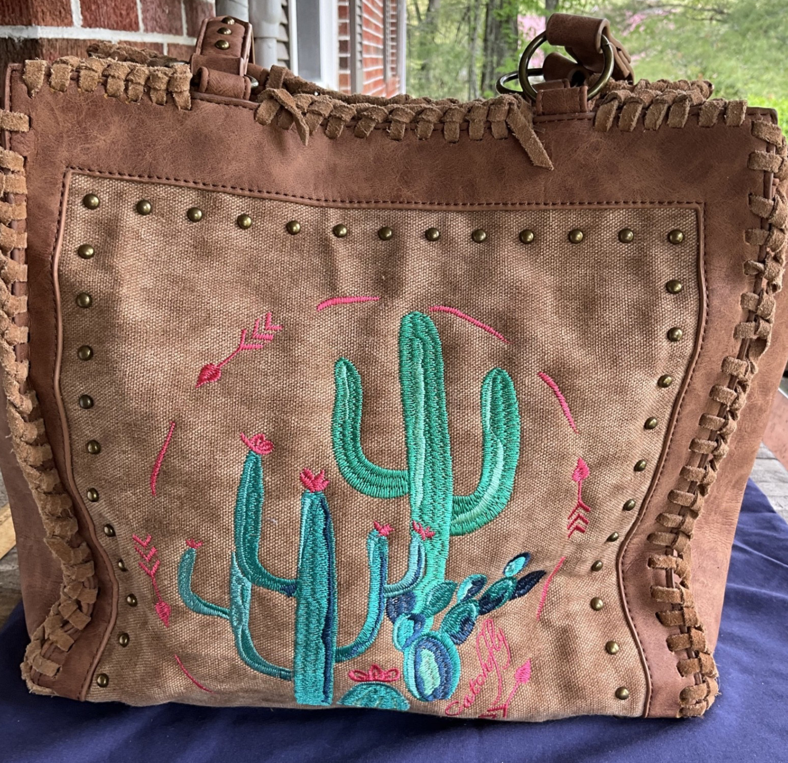 Catchfly ConcealedHandbag Stitched Western Cactus w/ Magnetic Closure