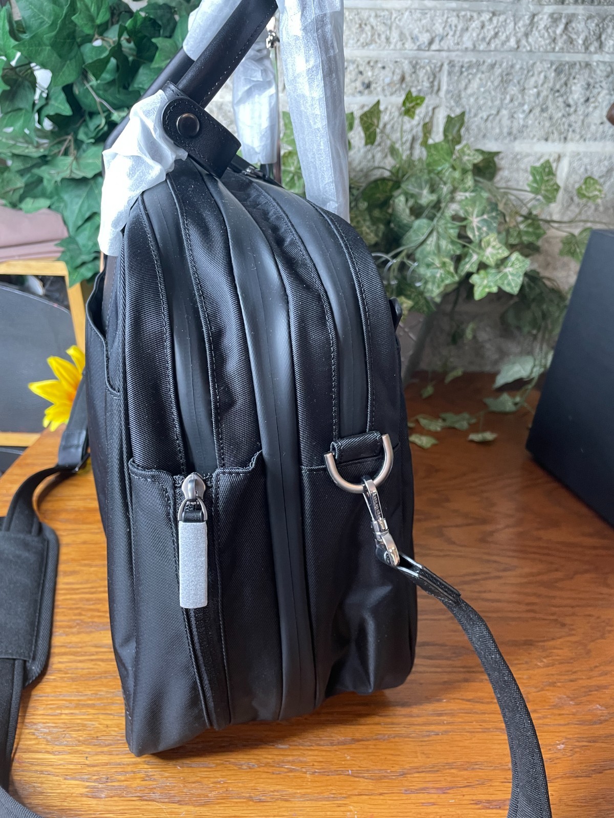 NWT QUINCE VOYAGE NYLON SPLIT TRAVEL BAG CARRYON LAPTOP BLACK $128 SOLD OUT READ
