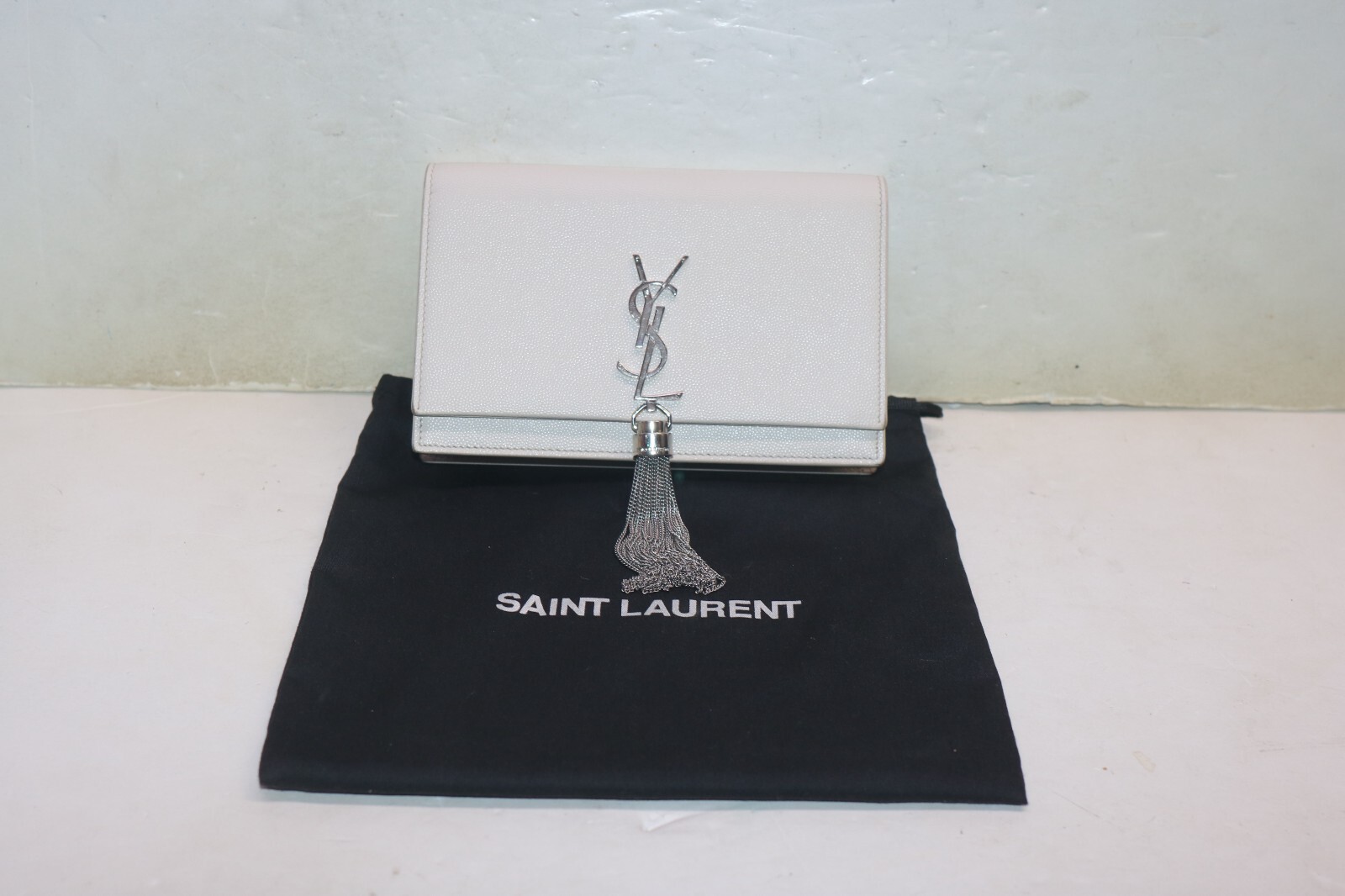YVES SAINT LAURENT White Grained Leather Kate Tassel Bag **MISSING CHAIN**