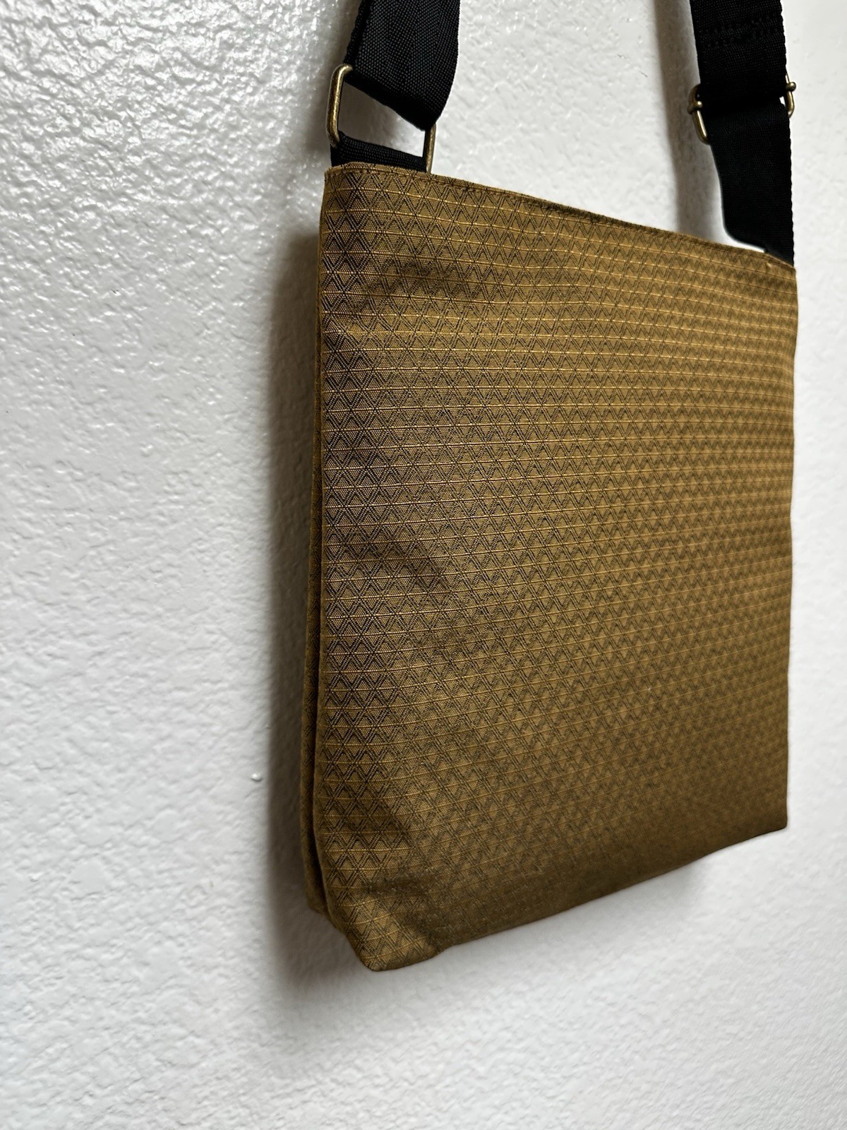 RARE Dakine Jo Jo Crossbody Messenger Bag Light Brown w/ Nature Print Lining