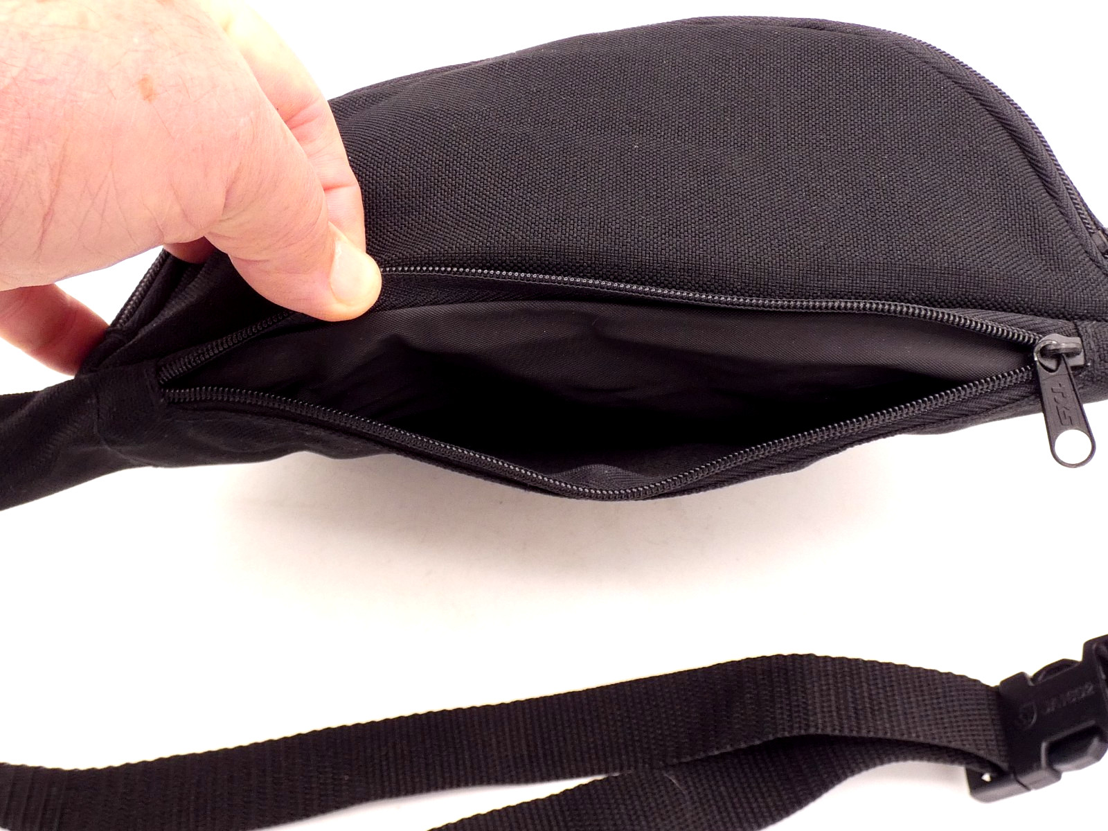 Jack Daniels Black Fanny Pack Old-time quality country cocktails – Unisex