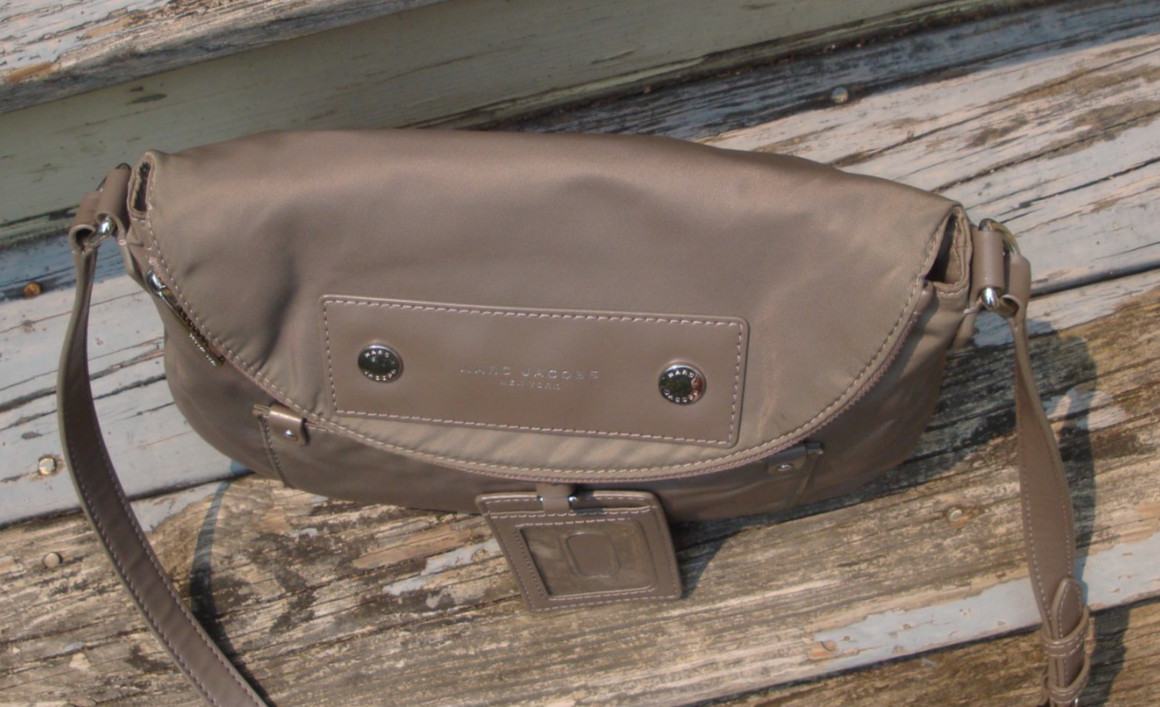 MARC JACOBS NEW YORK Preppy Natasha Nylon Crossbody Handbag Quartz Grey Lightwei