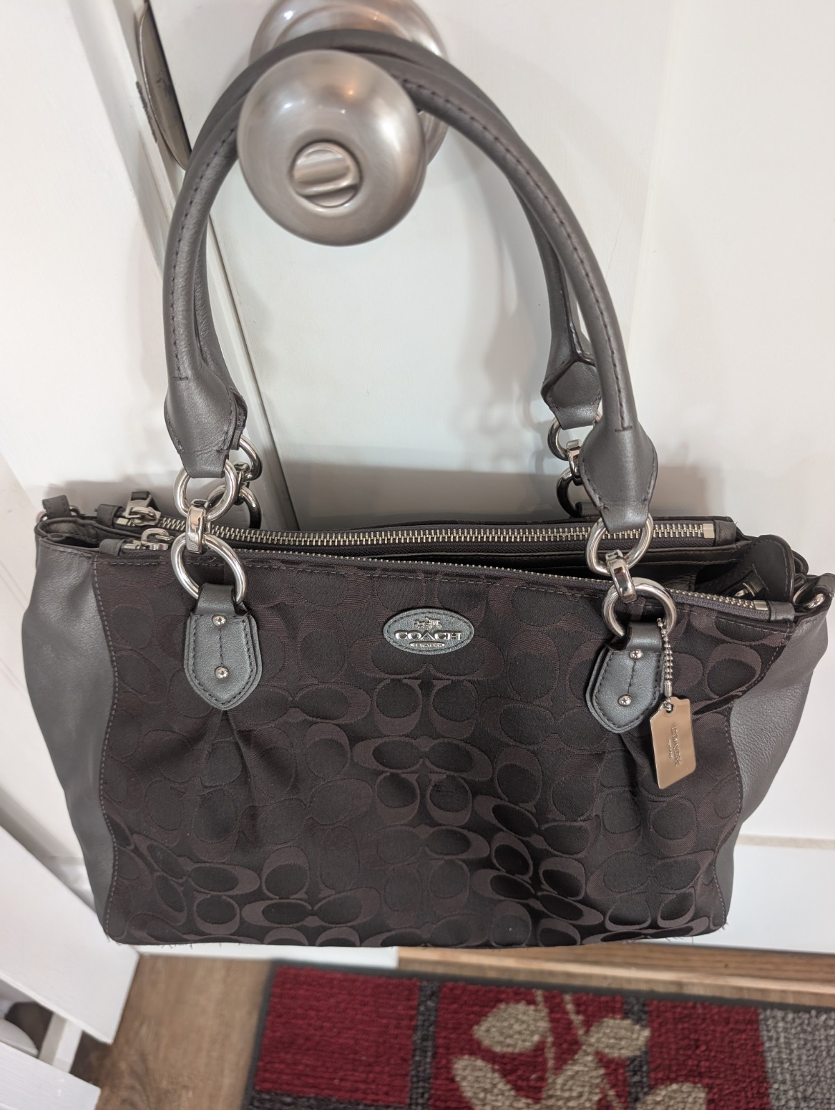 Beautiful Large Grey Black Coach Signature F 33804