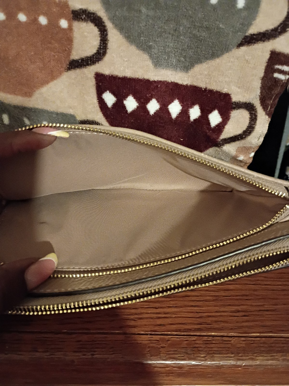 Coach Large Laurel Horse And Carriage Design With Matching Double Zip Wristlet
