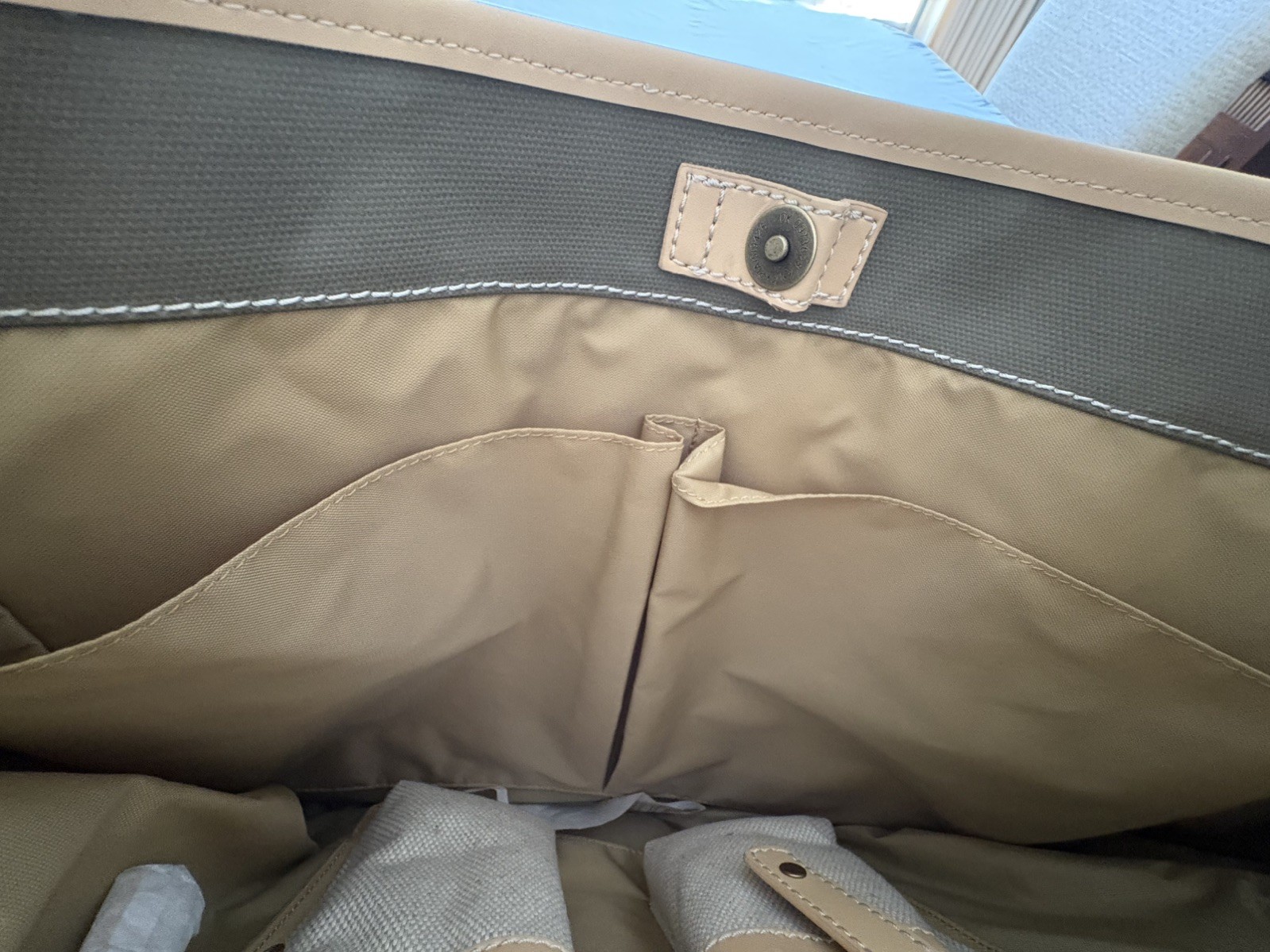 NWT CLAVA TOTE/PURSE OLIVE GREEN