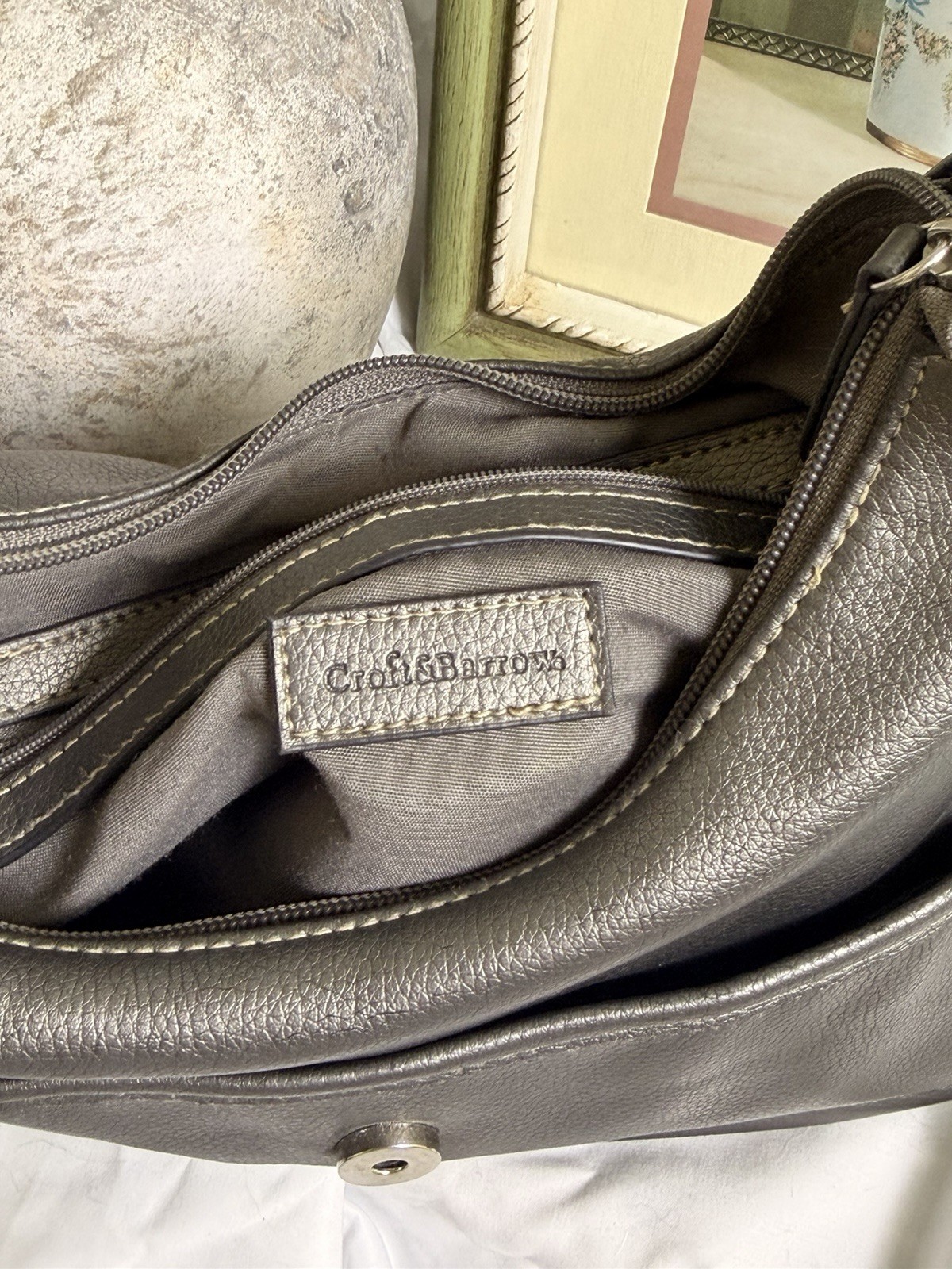 Croft & Barrow Women’s Gray Shoulder Bag Buckle Accent Crossbody Strap Pockets