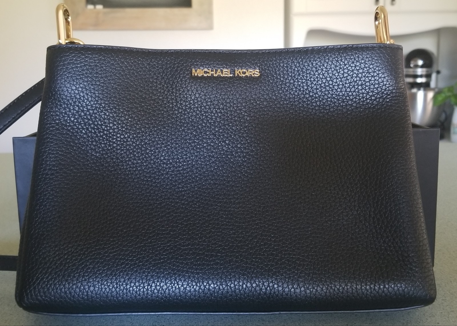 Michael Kors Trisha Triple Compartment Shoulder Crossbody Bag 35H1G9TC8L Black.