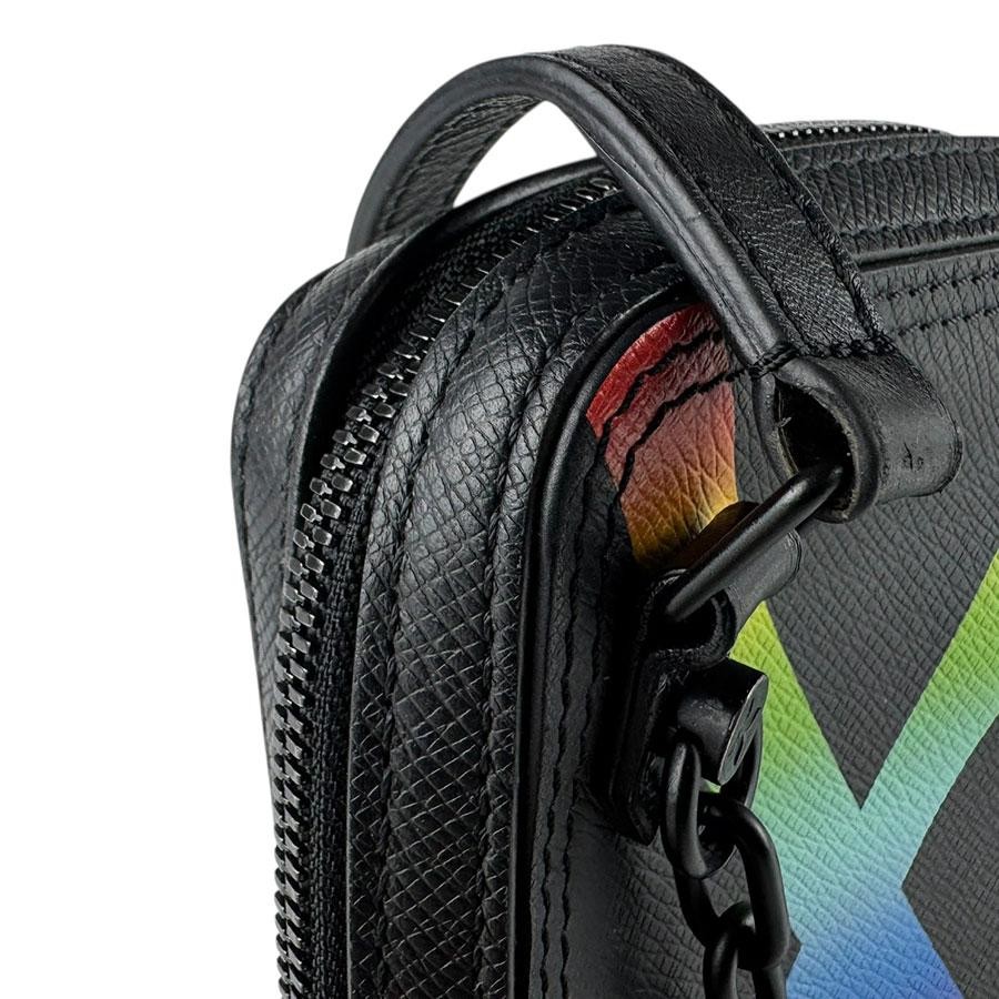 LOUIS VUITTON Bag: Danube Messenger M30332 Noir/Rainbow W12H16D4cm w/NA;
