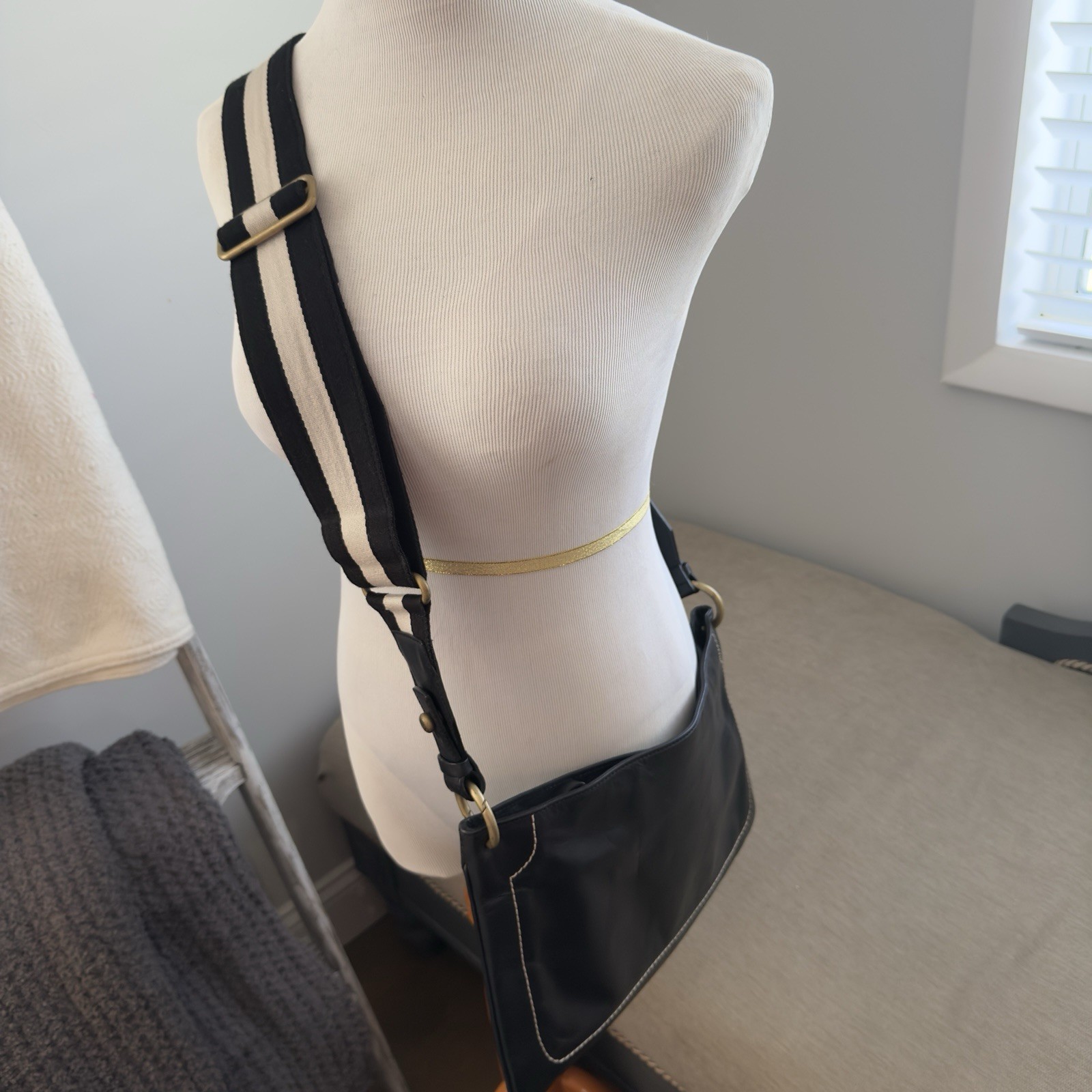 BALLY Black Leather Wide Guitar Strap Unisex Crossbody Bag EUC Vintage Y2K Auth