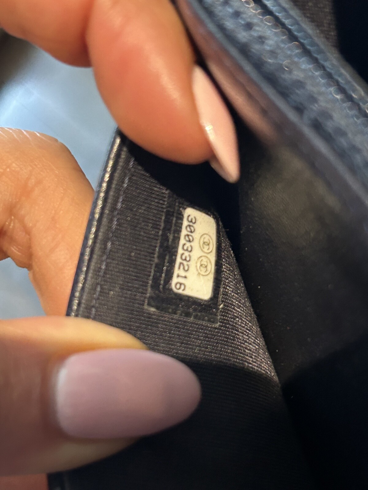 CHANEL 19 Wallet On Chain Navy Lambskin