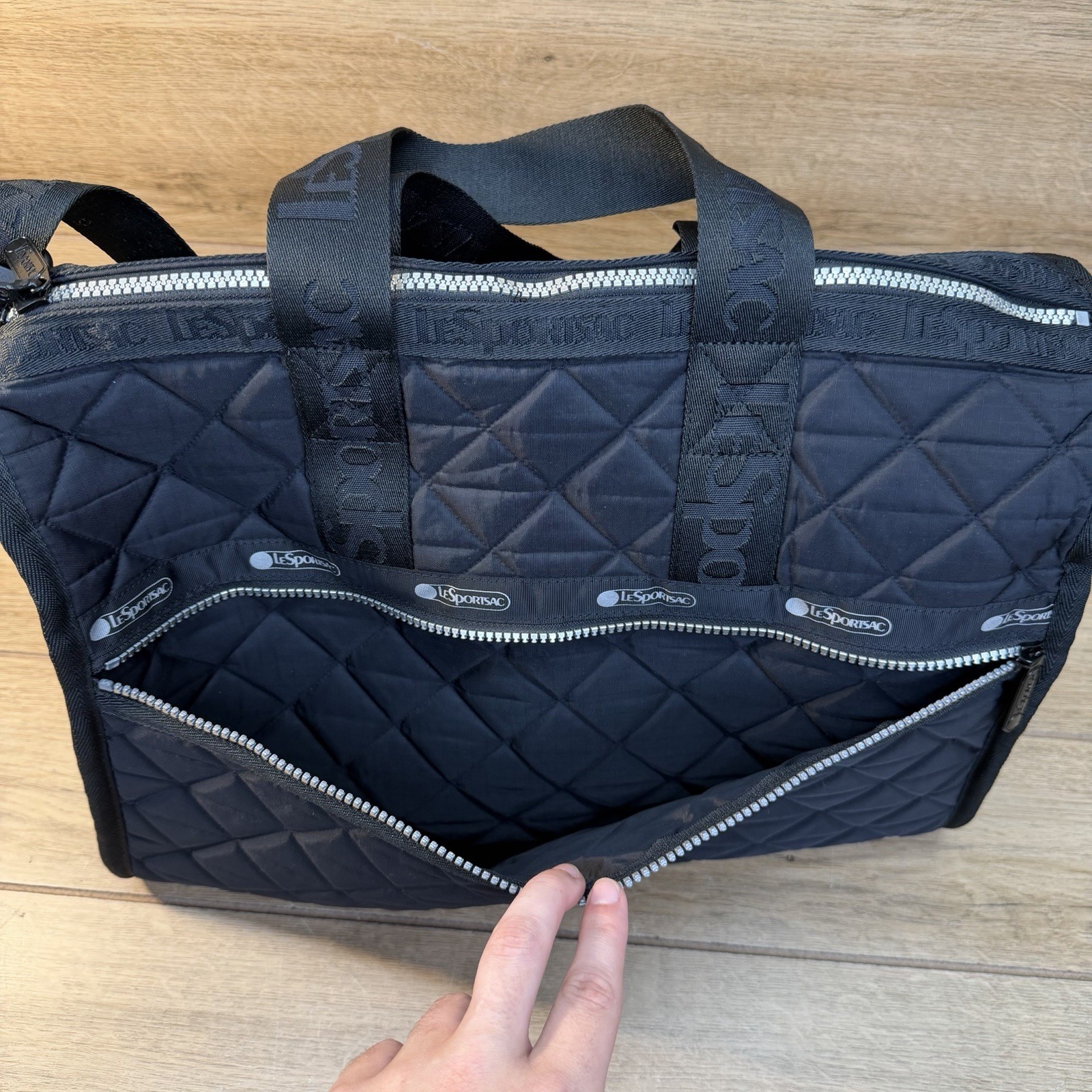 Lesportsac Quilted Black Deluxe Medium Weekender Duffle Bag Crossbody Pouch