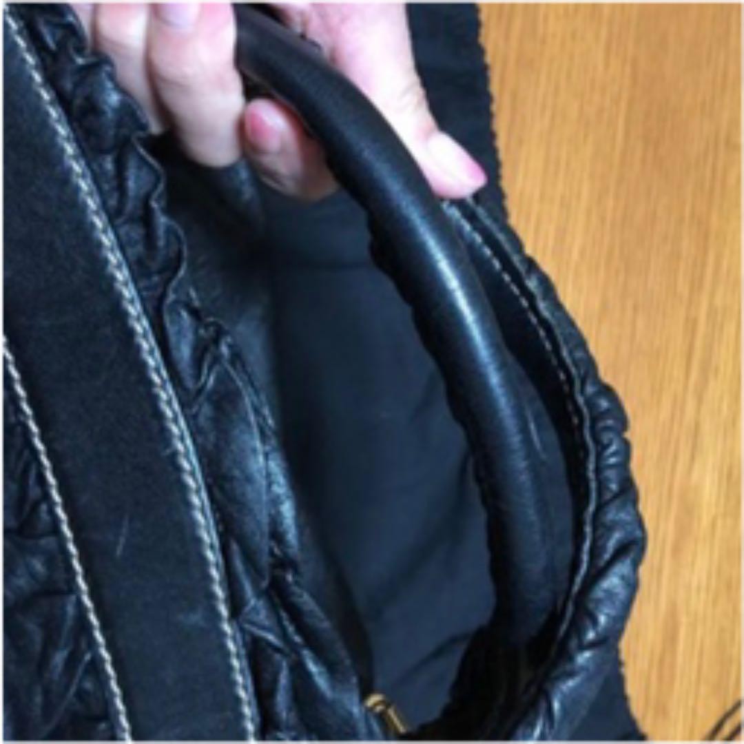 Dolce & Gabbana 380,000 Frillback A luxurious design that can be used daily and