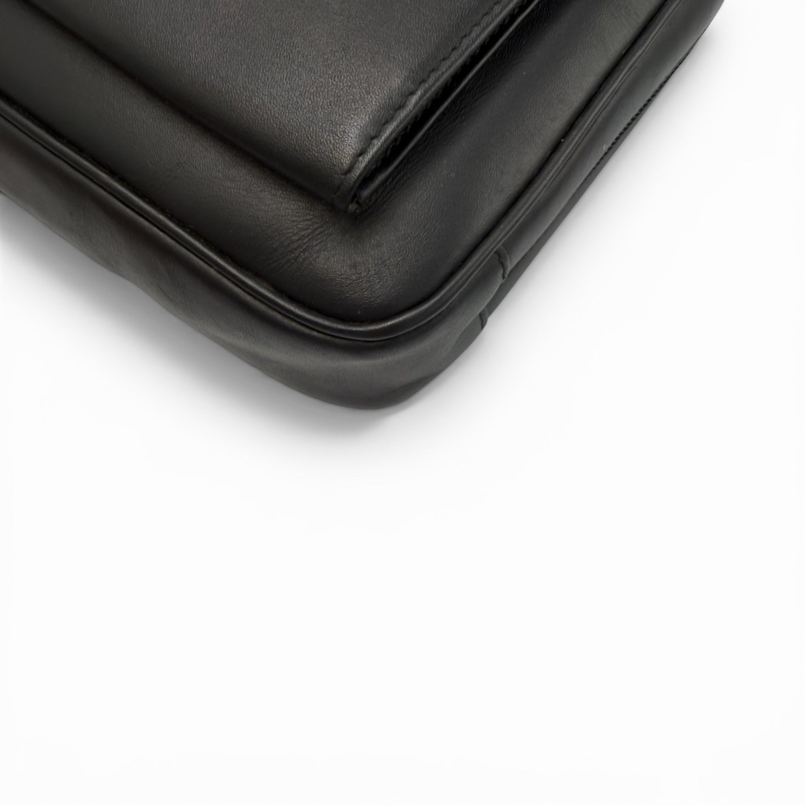 Authentic Dunhill clutch bag, second bag, leather, black, for men.
