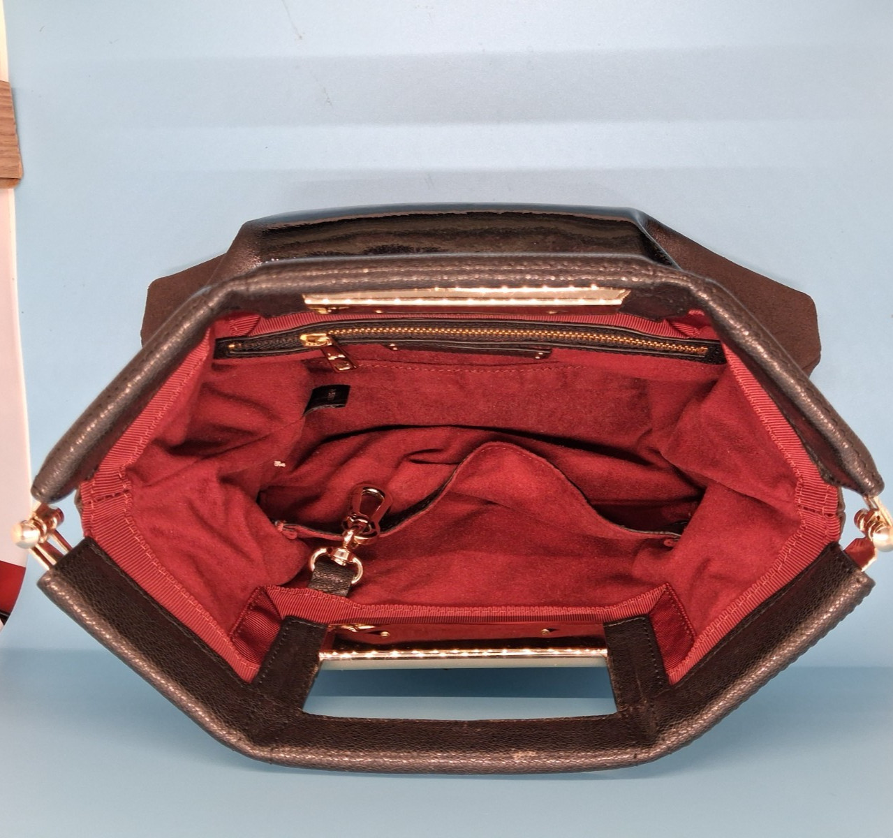 Comeco Pheasant Feather Leather Purse Hinged Opens as Hexagon