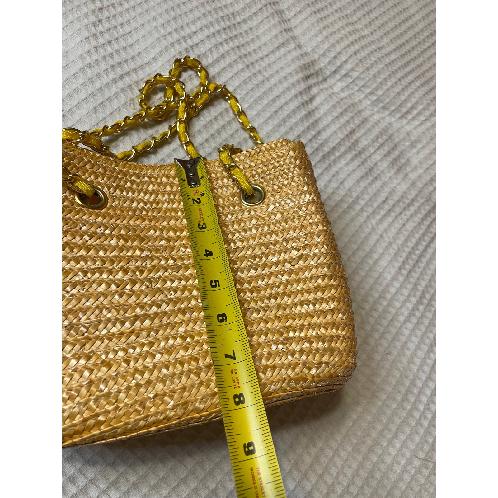 VTG Worthington Straw Bucket Bag W/ Gold Chain Strap & Bright Yellow Lining