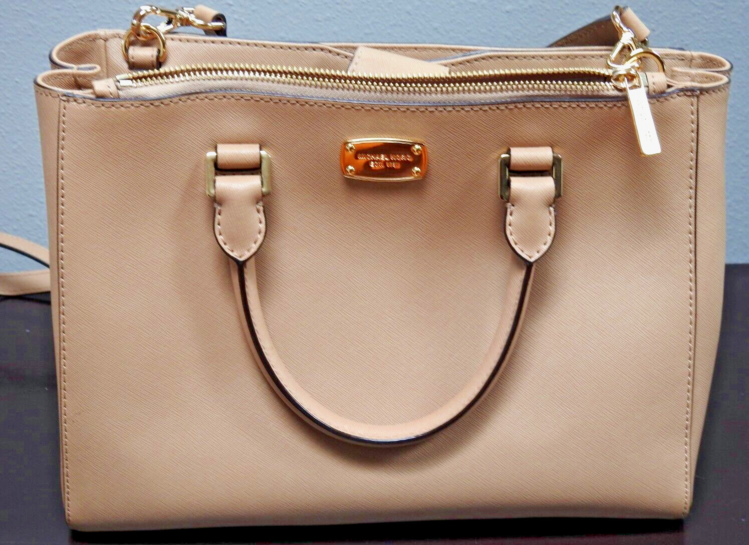 New MICHAEL KORS Sutton SAFFIANO Leather Medium Satchel Crossbody Bag Peanut
