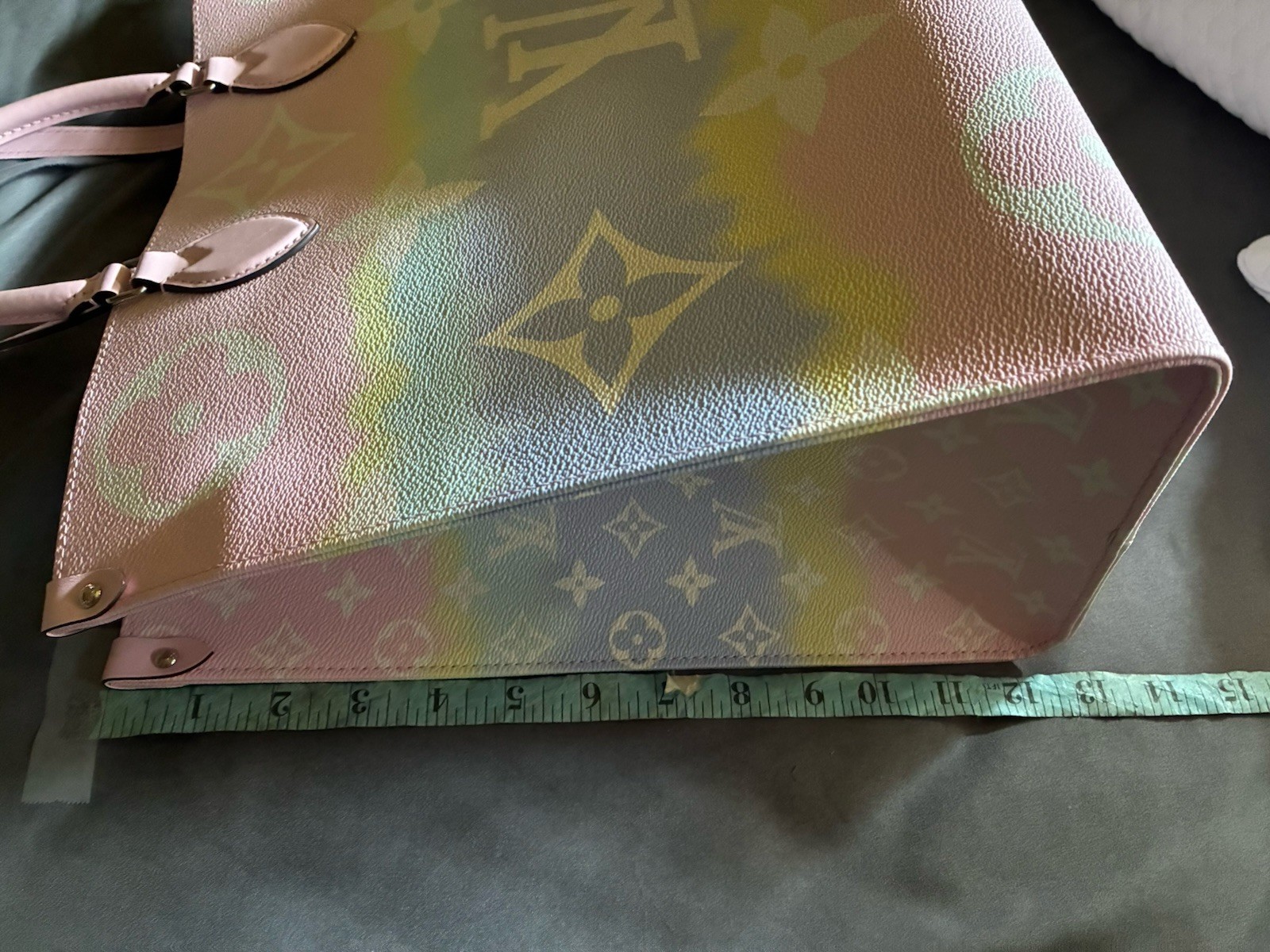 NEW-LOUIS VUITTON ESCALE OnTheGo GM PASTEL MONOGRAM TOTE BAG PURSE