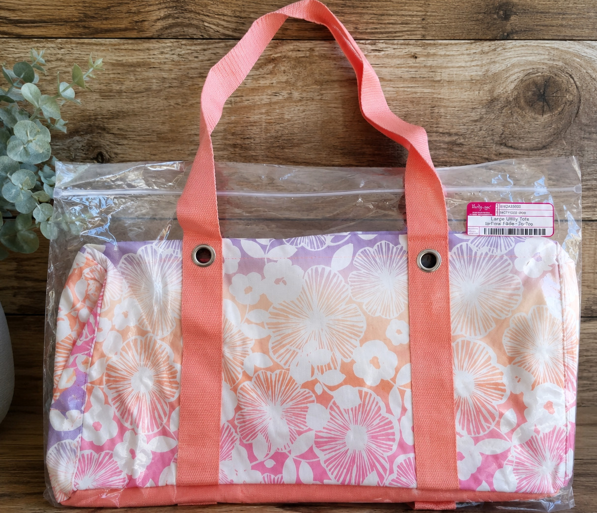 NEW with Package! Thirty One MEDIUM Utility Tote Floral Fade 31