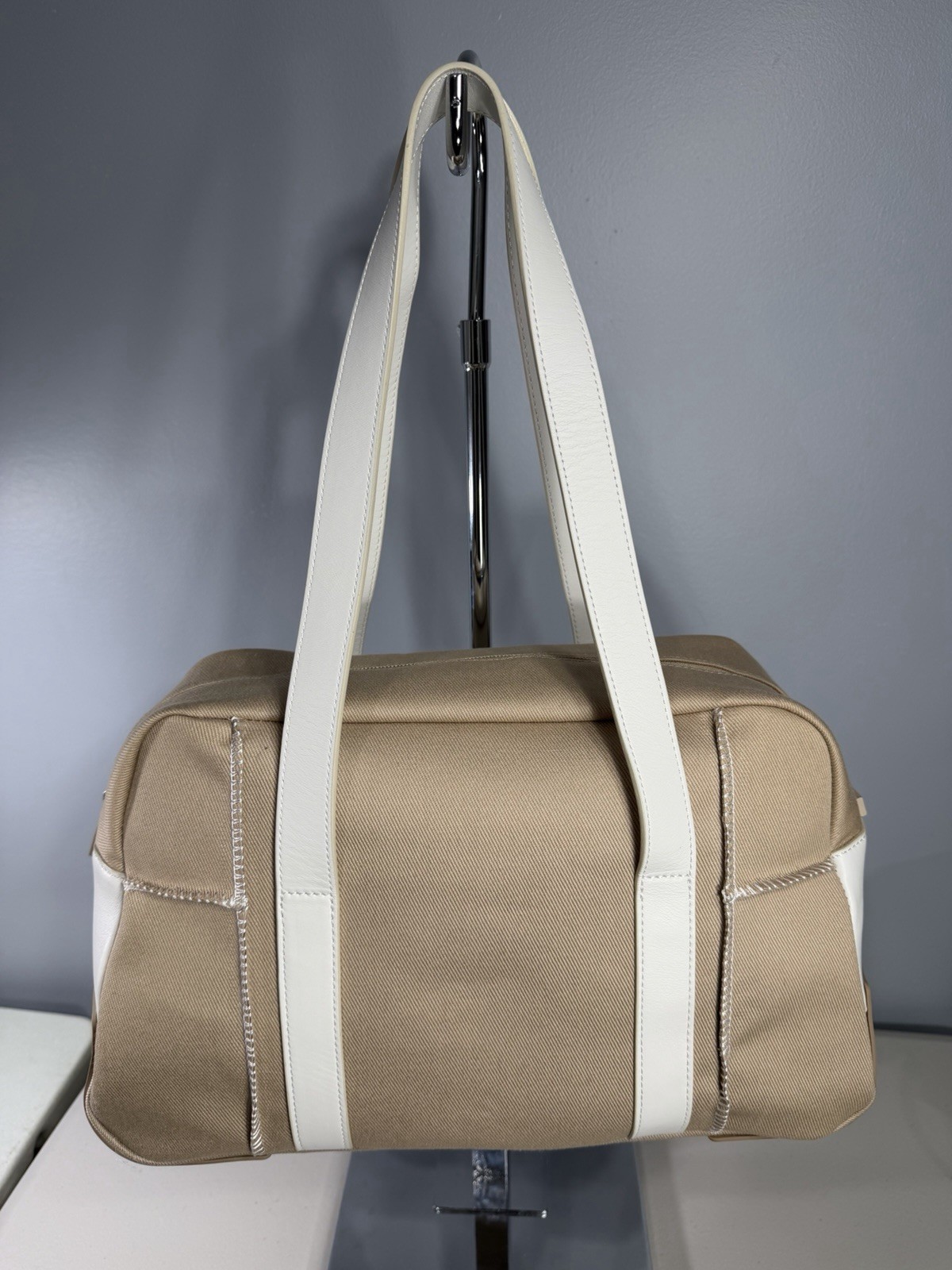 UGG Australia Medium Beige & White Zip Shoulder Bag Silver Hardware Dust Bag