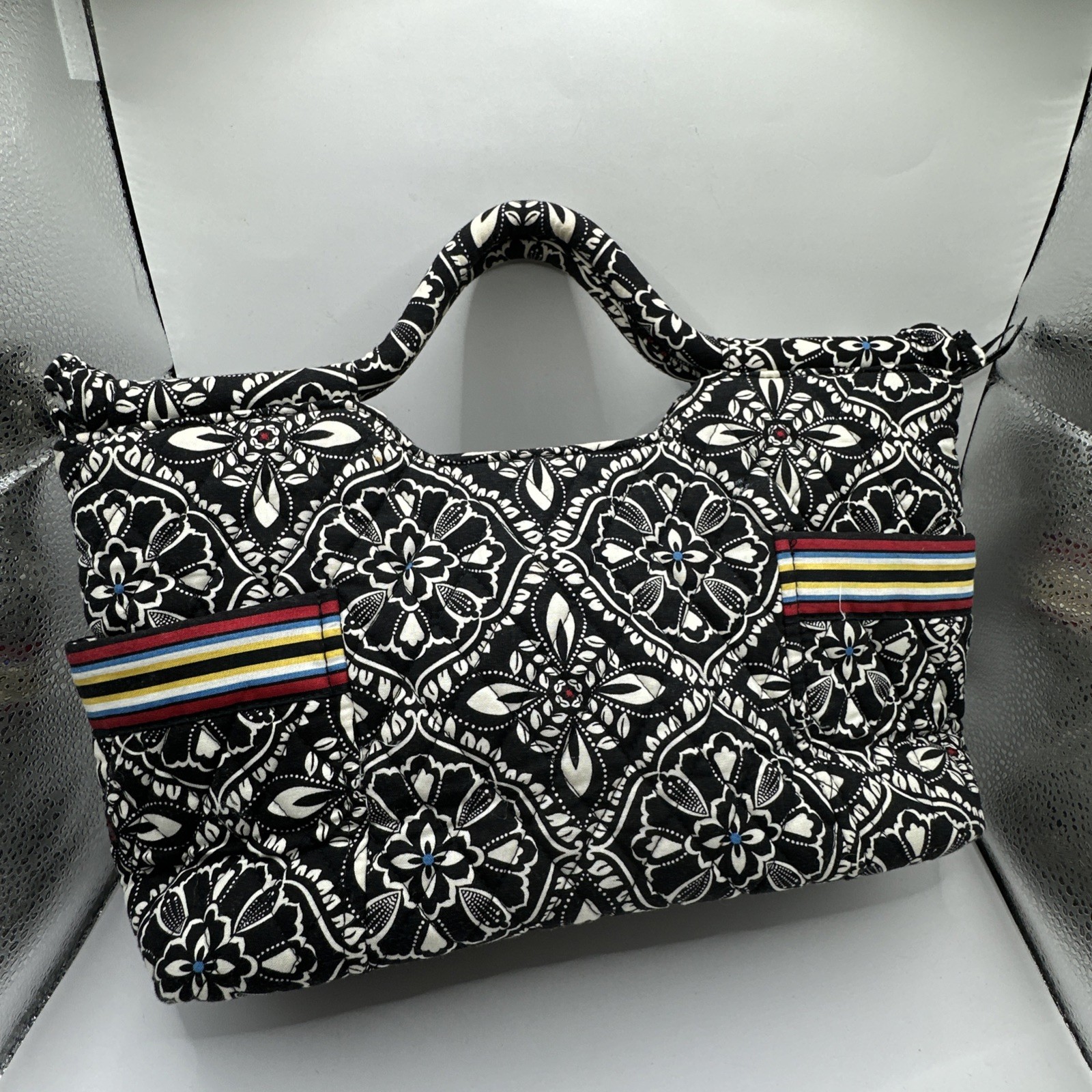 Vera Bradley Barcelona Bag Handbag Black White Floral Zipper Closure Quilted
